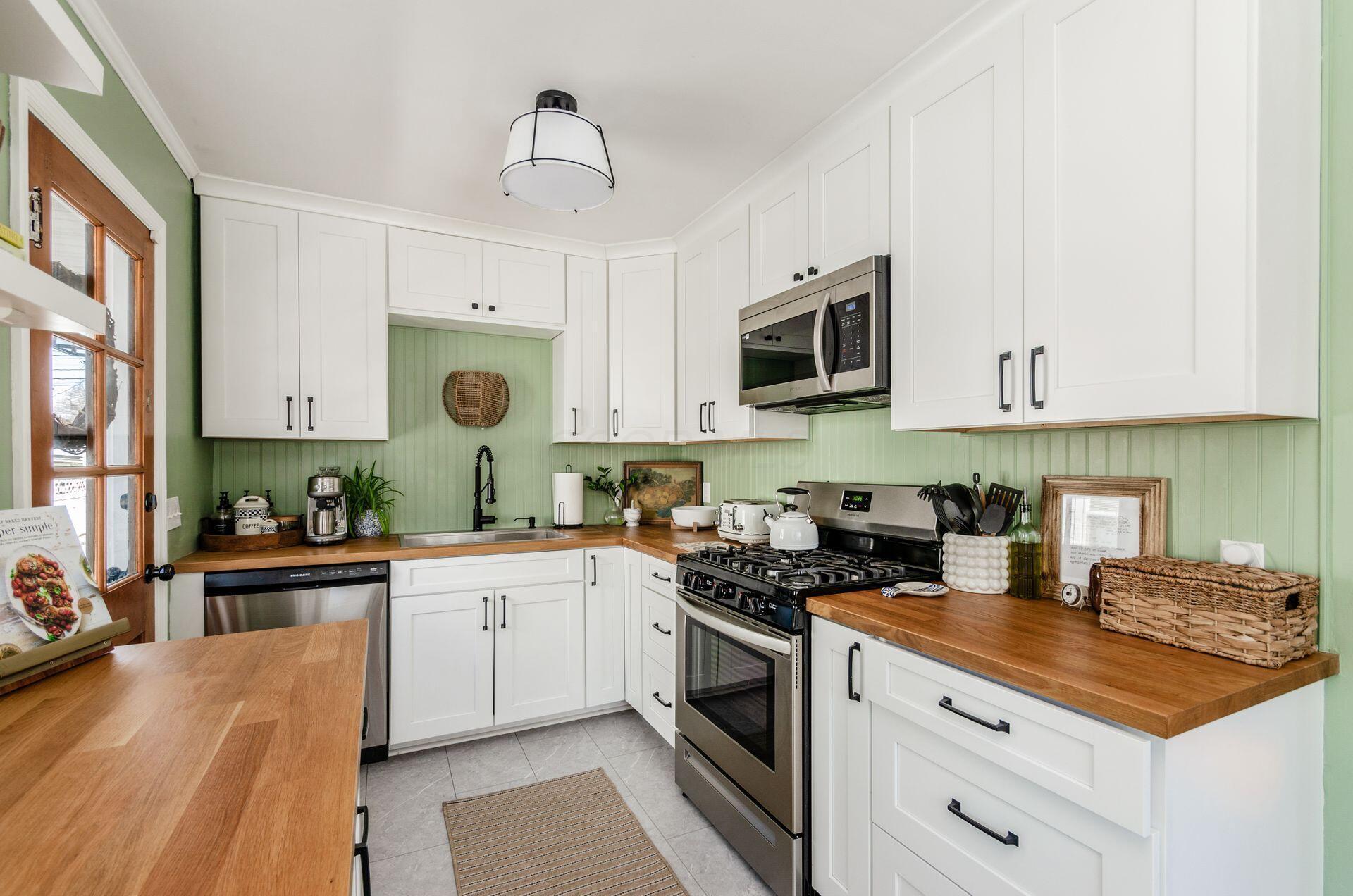 280 E Royal Forest Boulevard