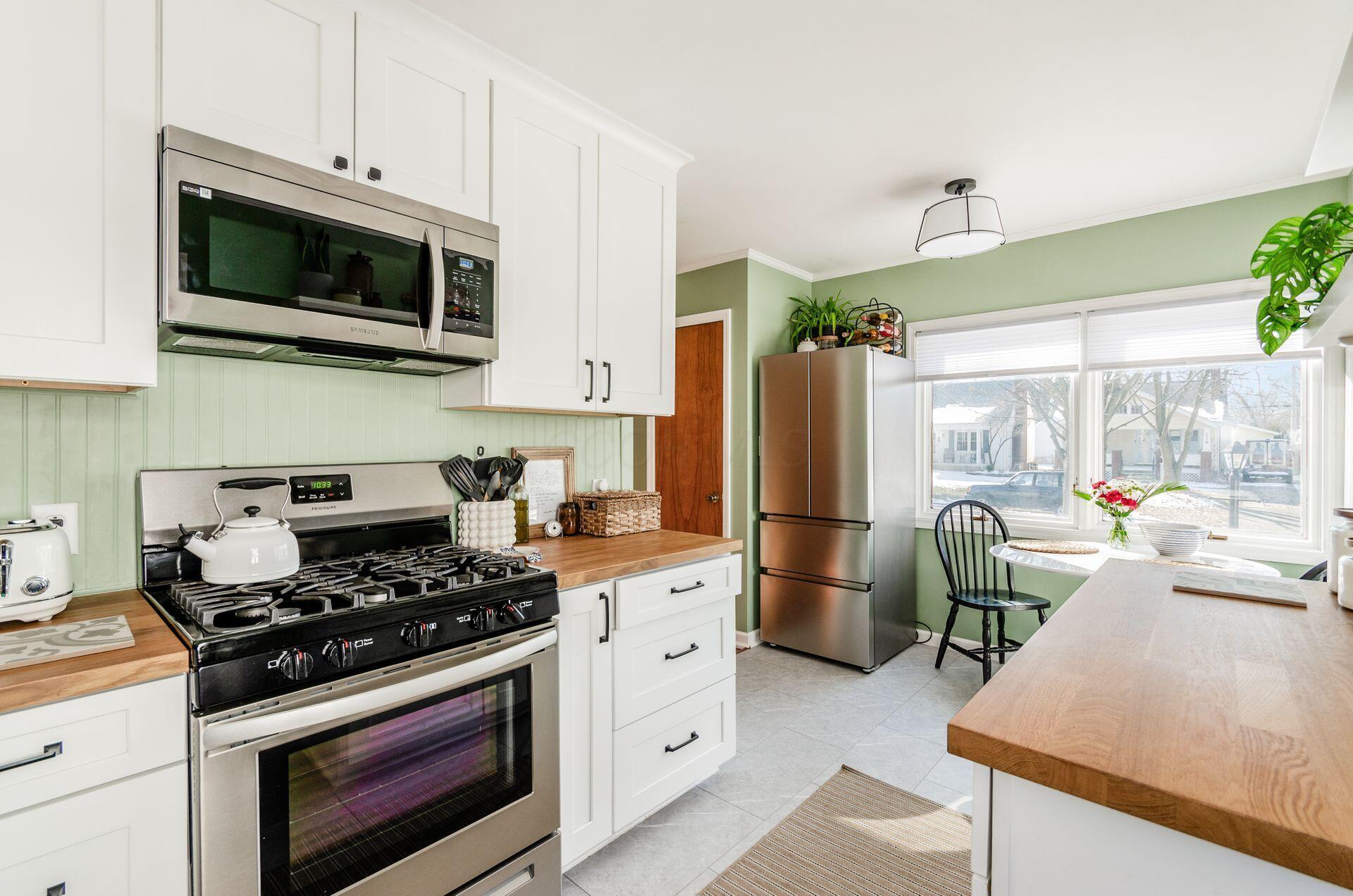 280 E Royal Forest Boulevard