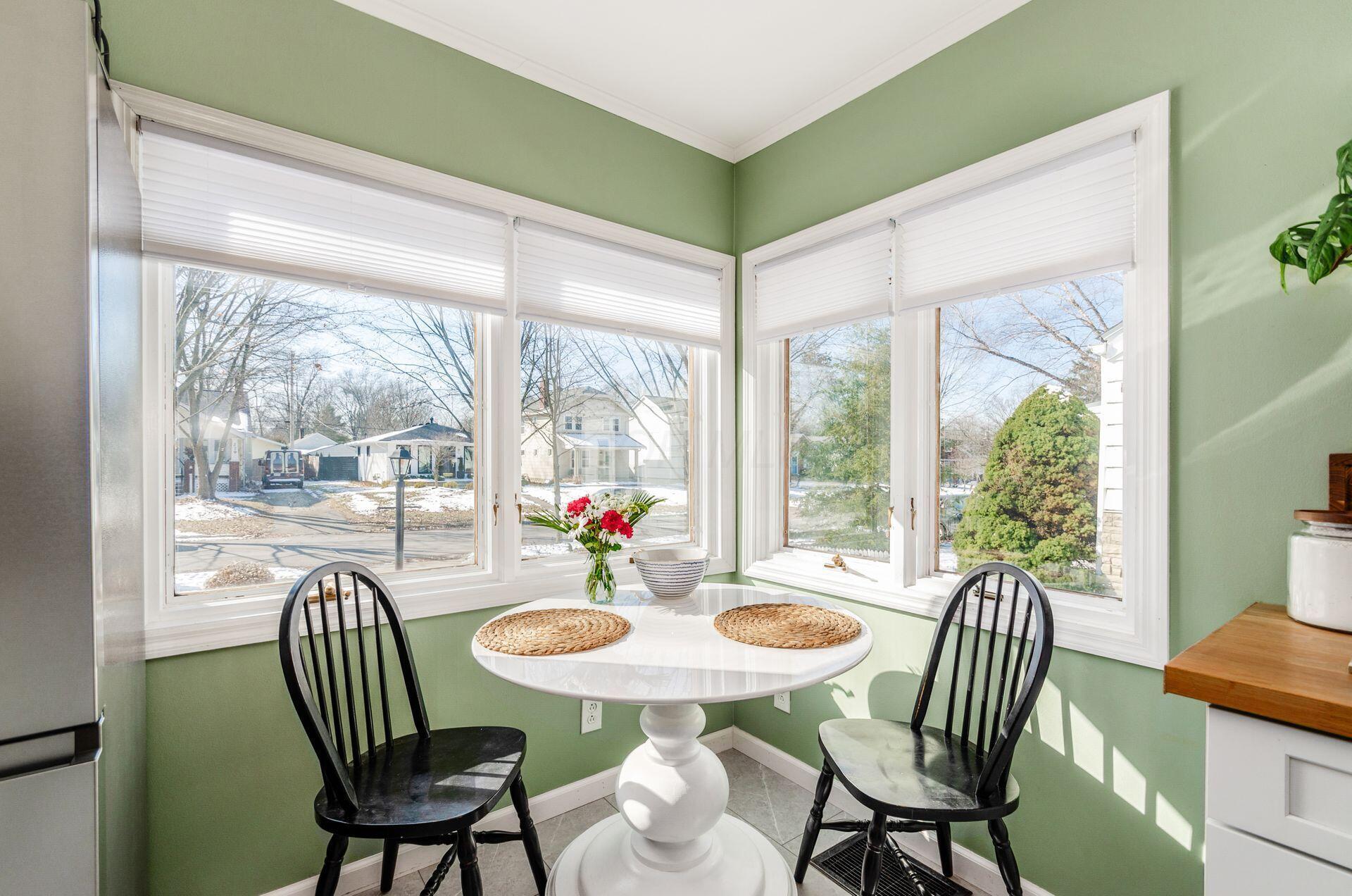 280 E Royal Forest Boulevard