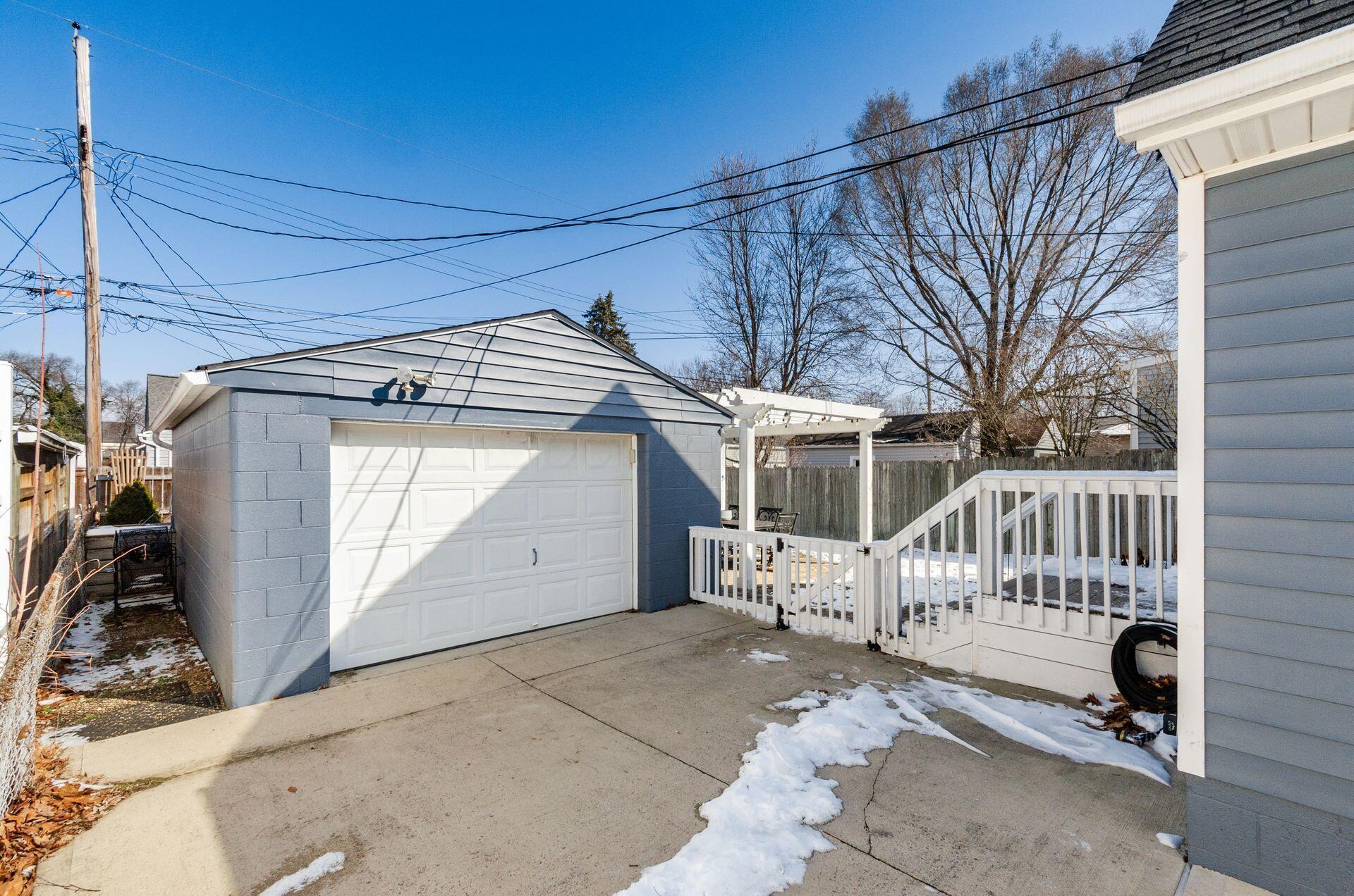 280 E Royal Forest Boulevard