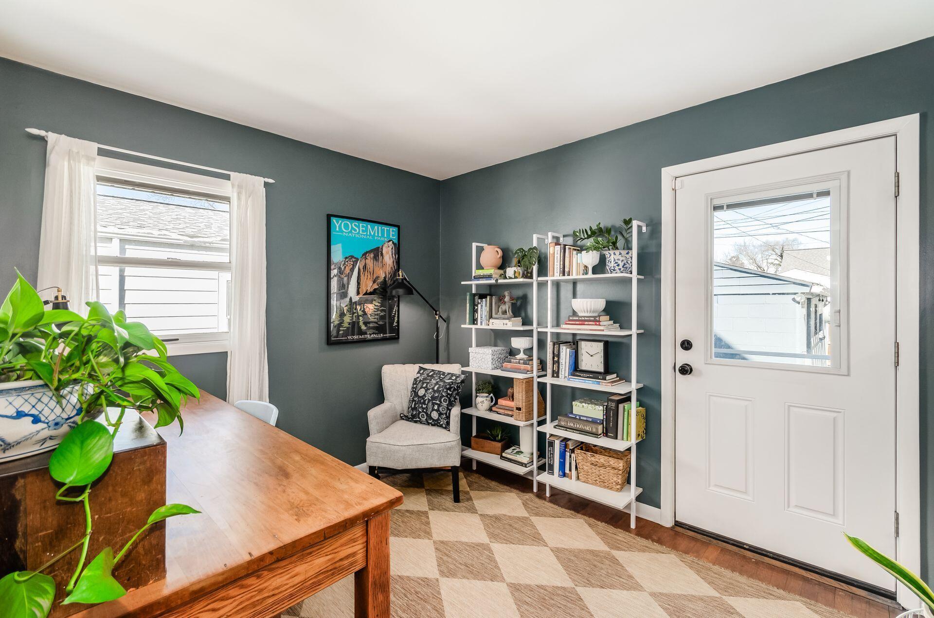 280 E Royal Forest Boulevard