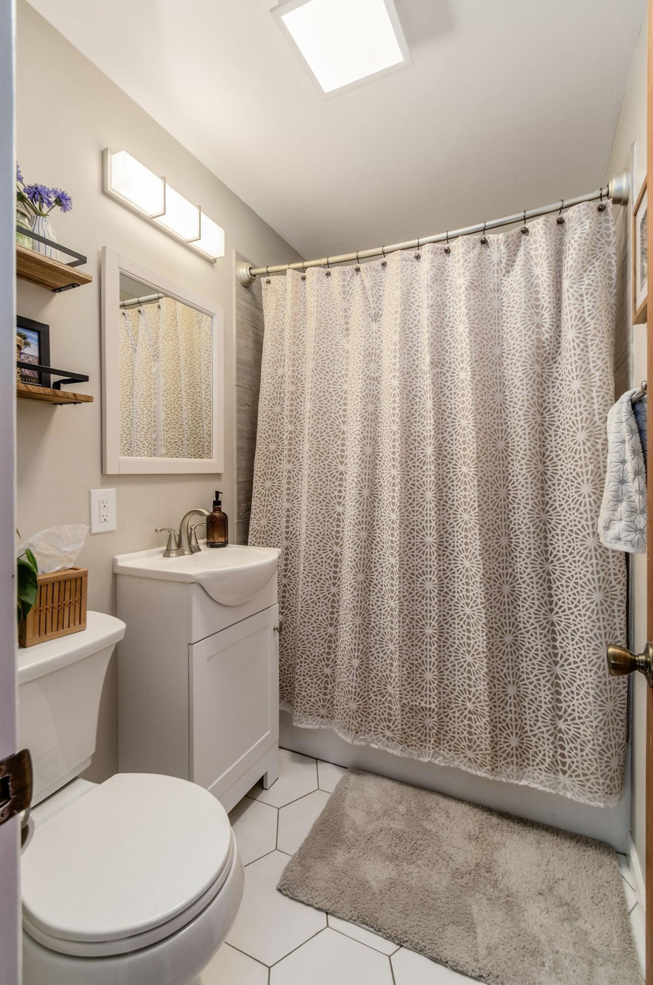 280 E Royal Forest Boulevard