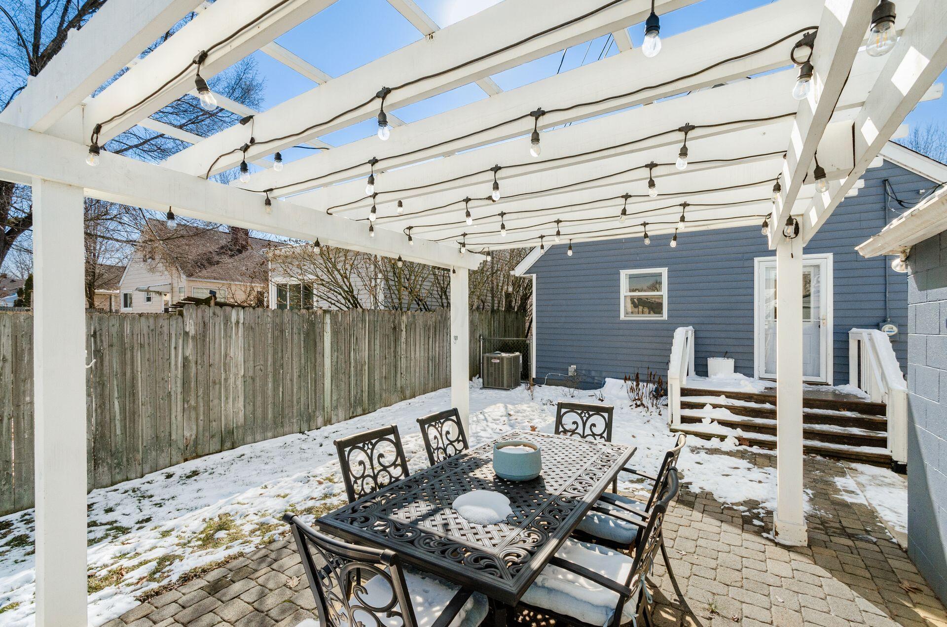 280 E Royal Forest Boulevard