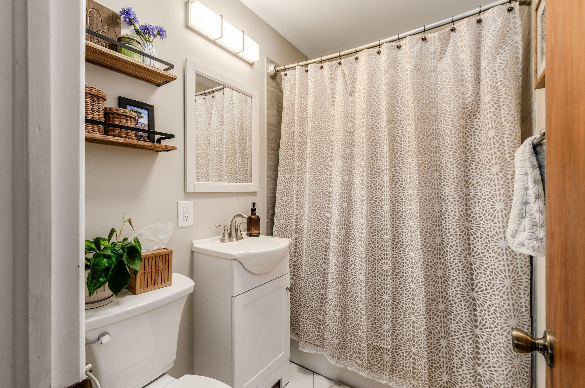 280 E Royal Forest Boulevard