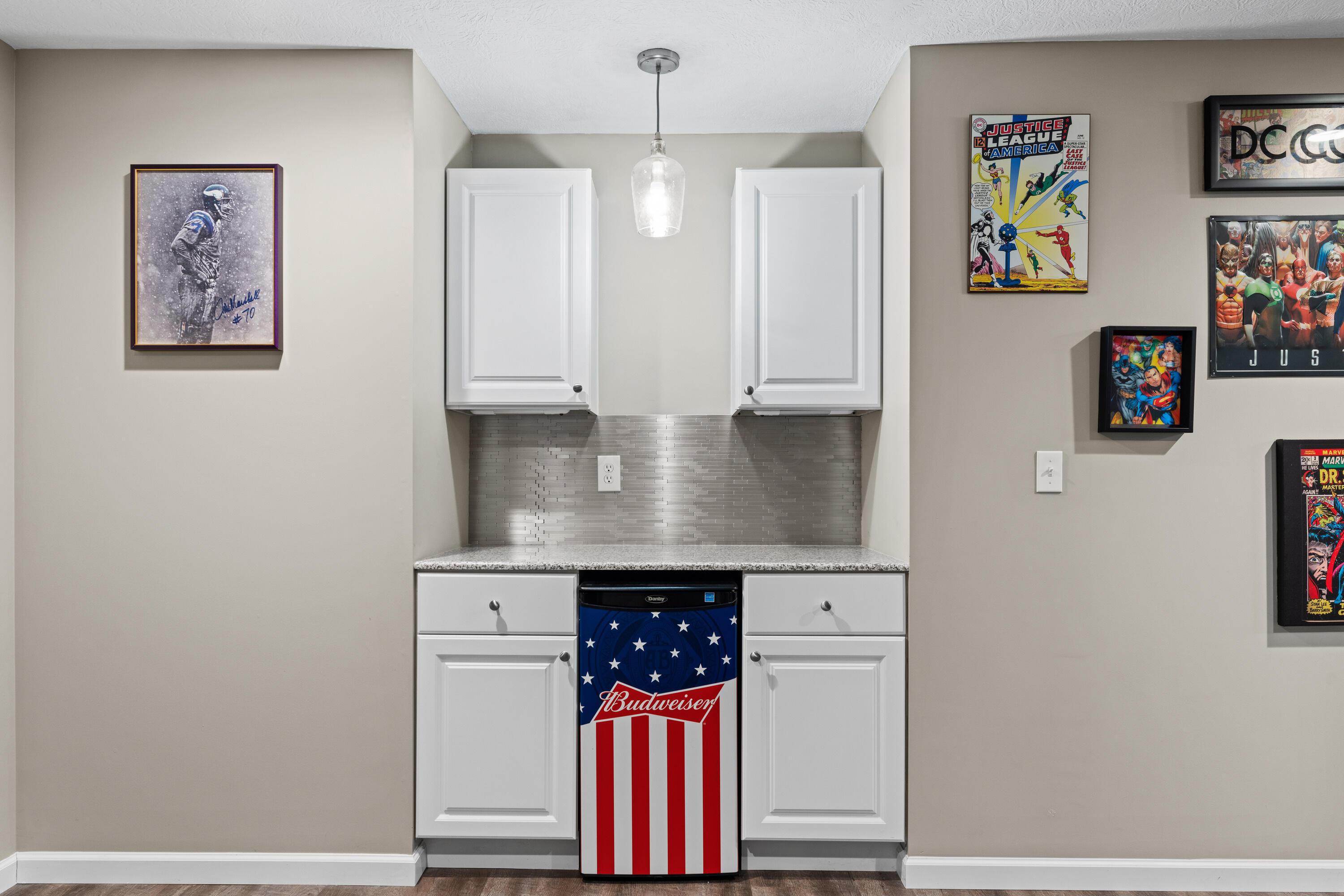 8853 Hickory View Street