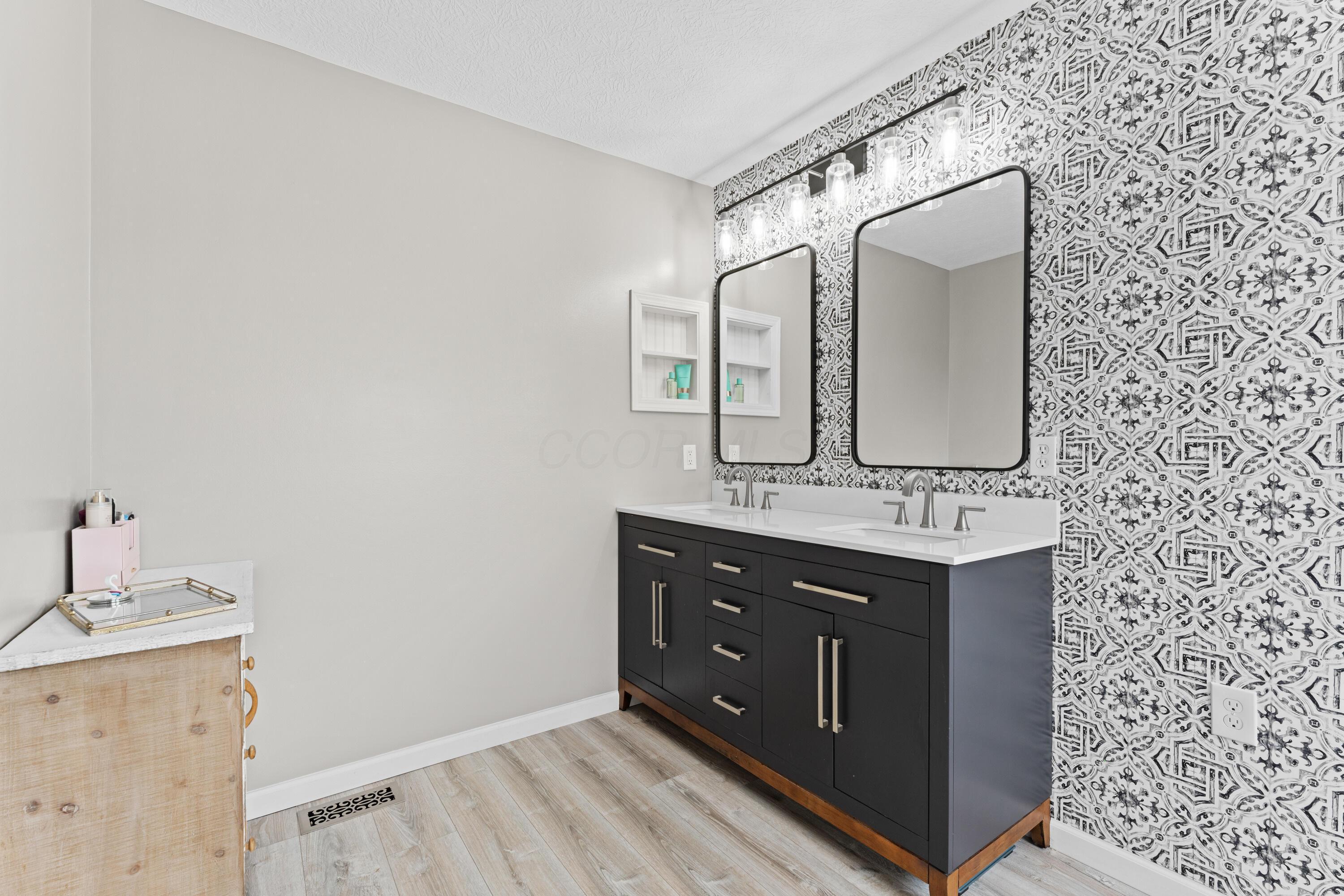 8853 Hickory View Street