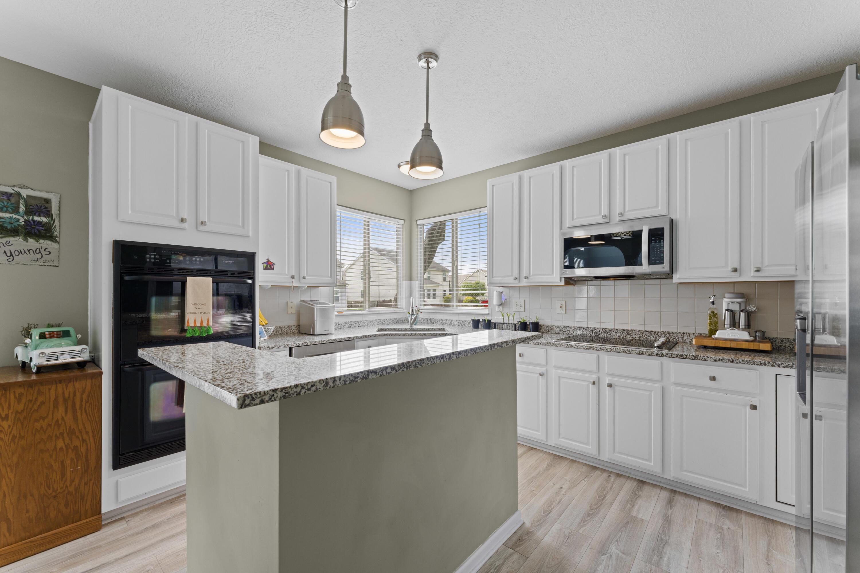 8853 Hickory View Street