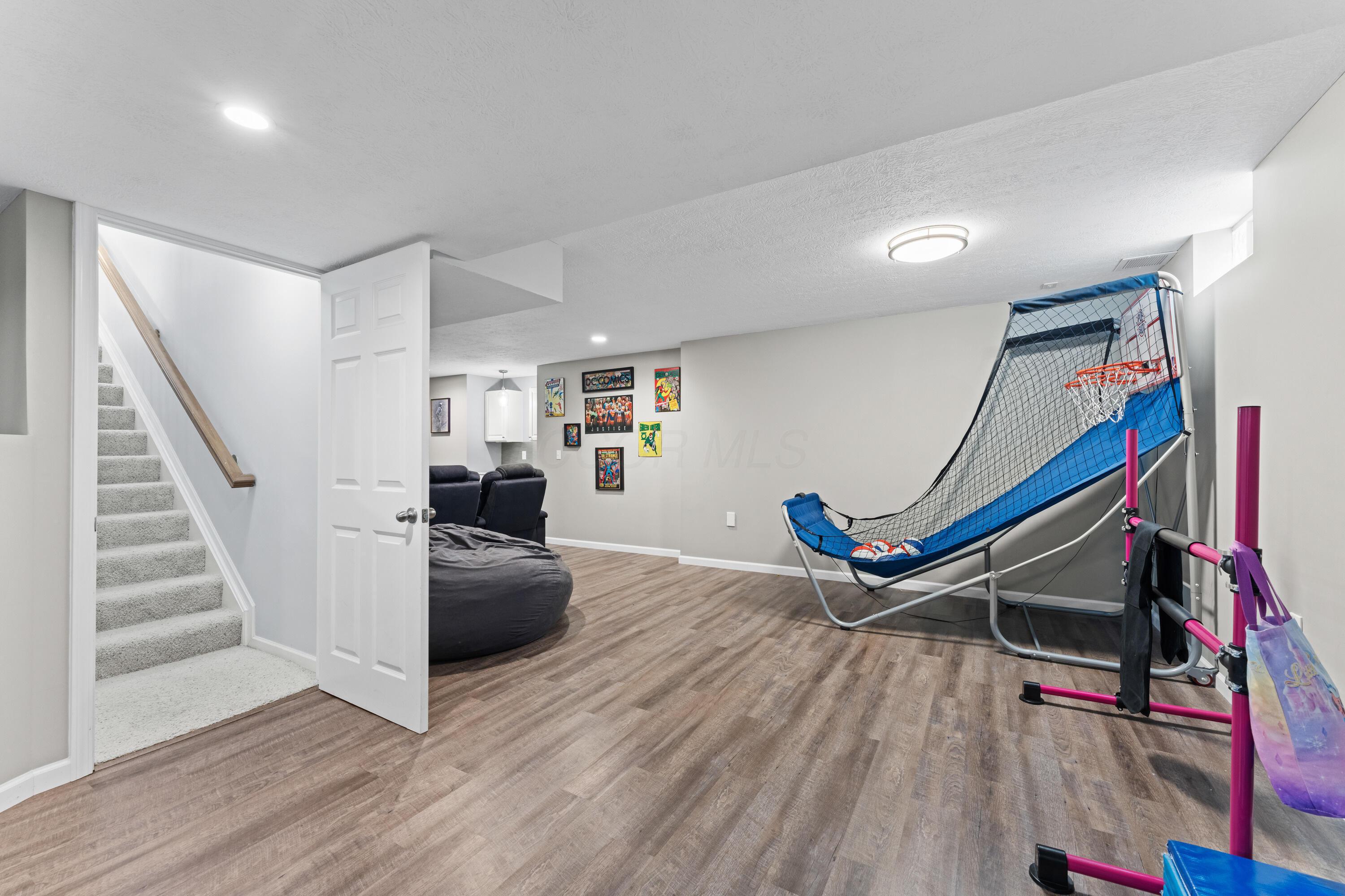 8853 Hickory View Street