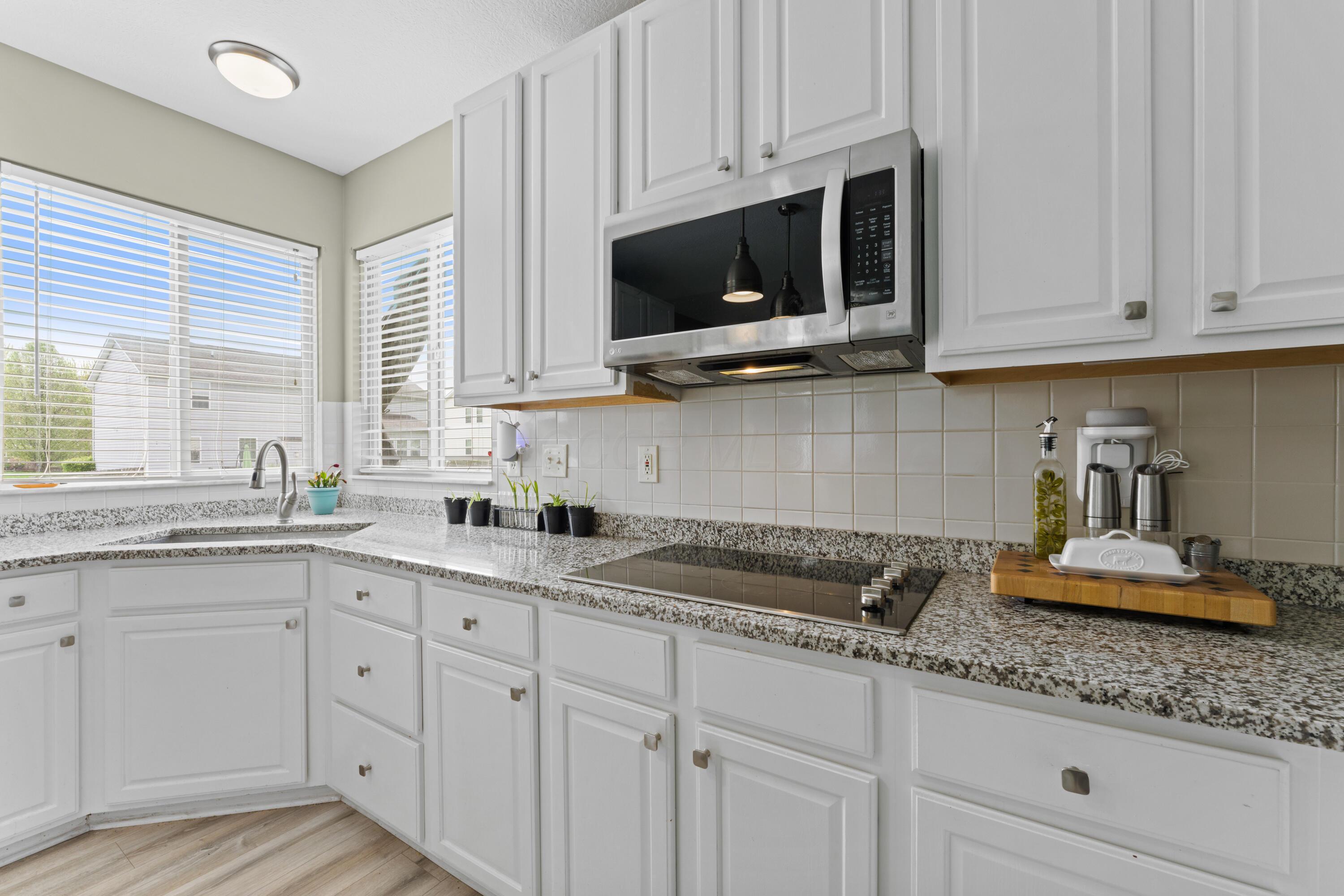 8853 Hickory View Street