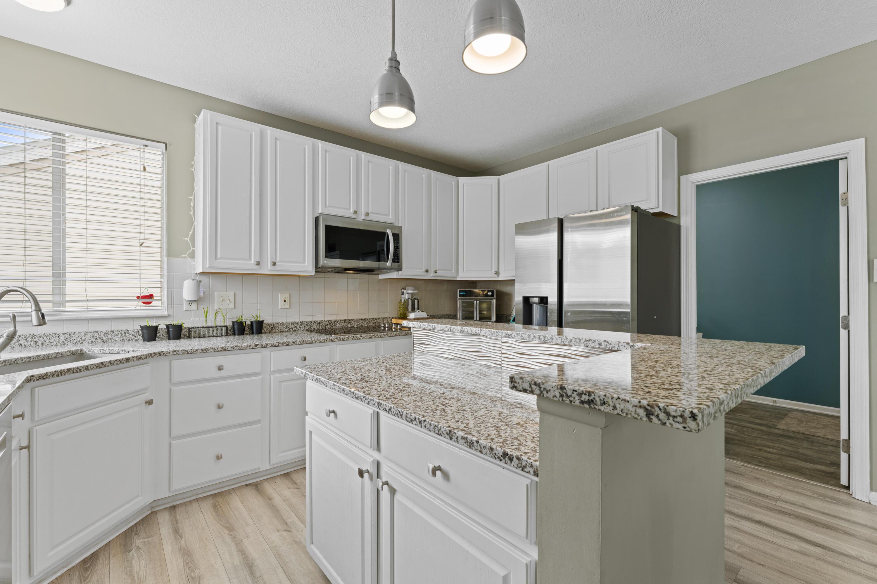 8853 Hickory View Street