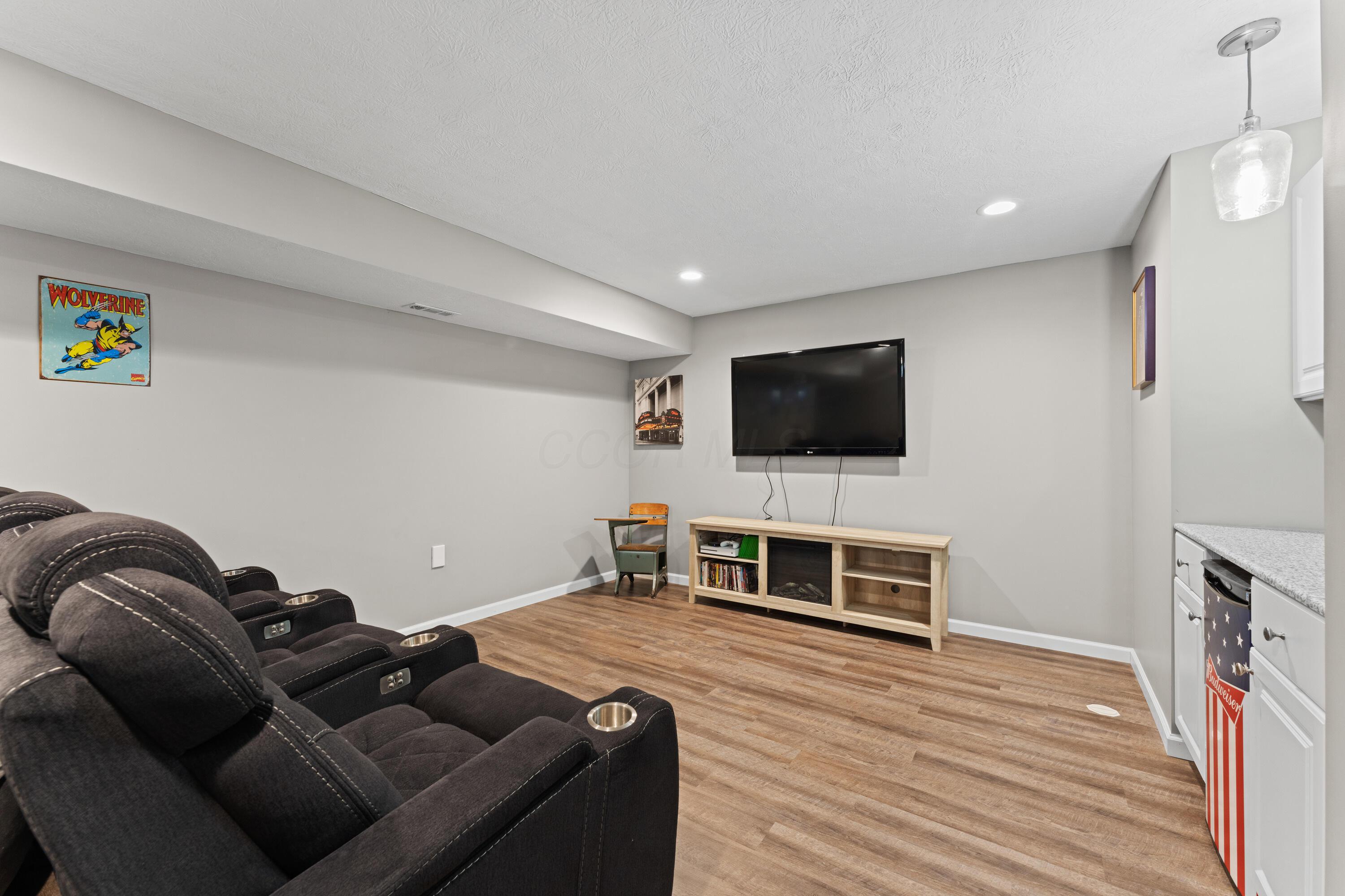 8853 Hickory View Street