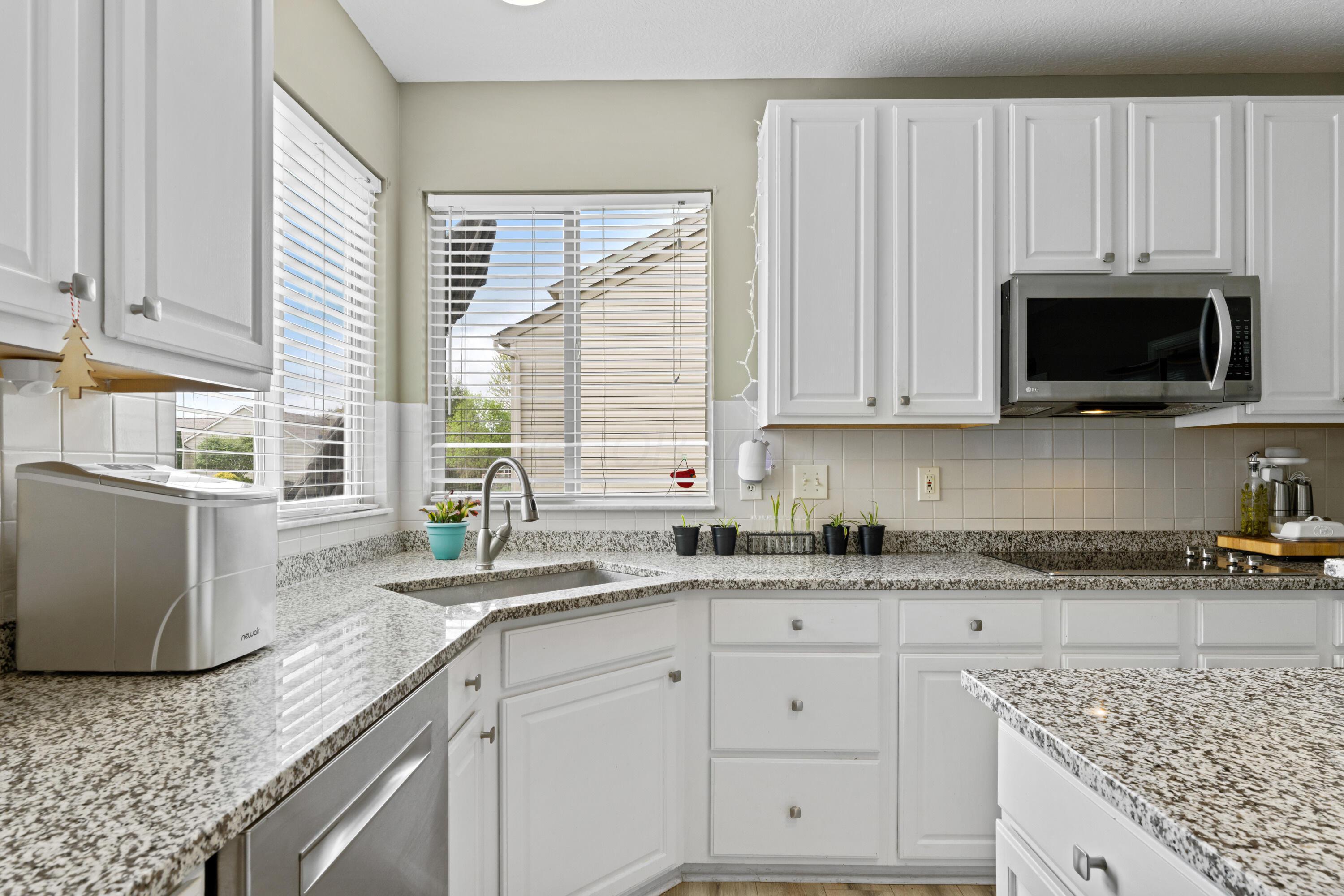 8853 Hickory View Street