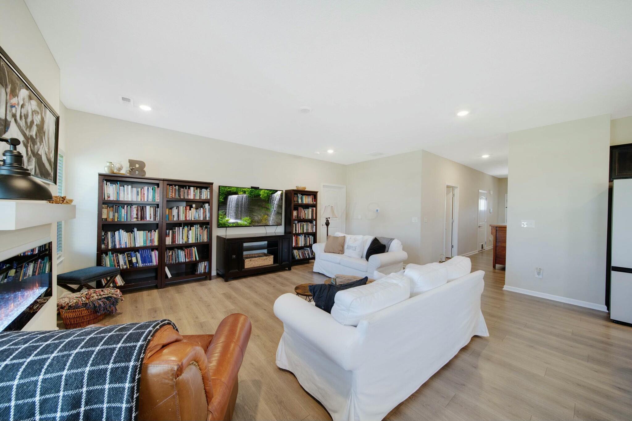 268 Mannaseh Drive W