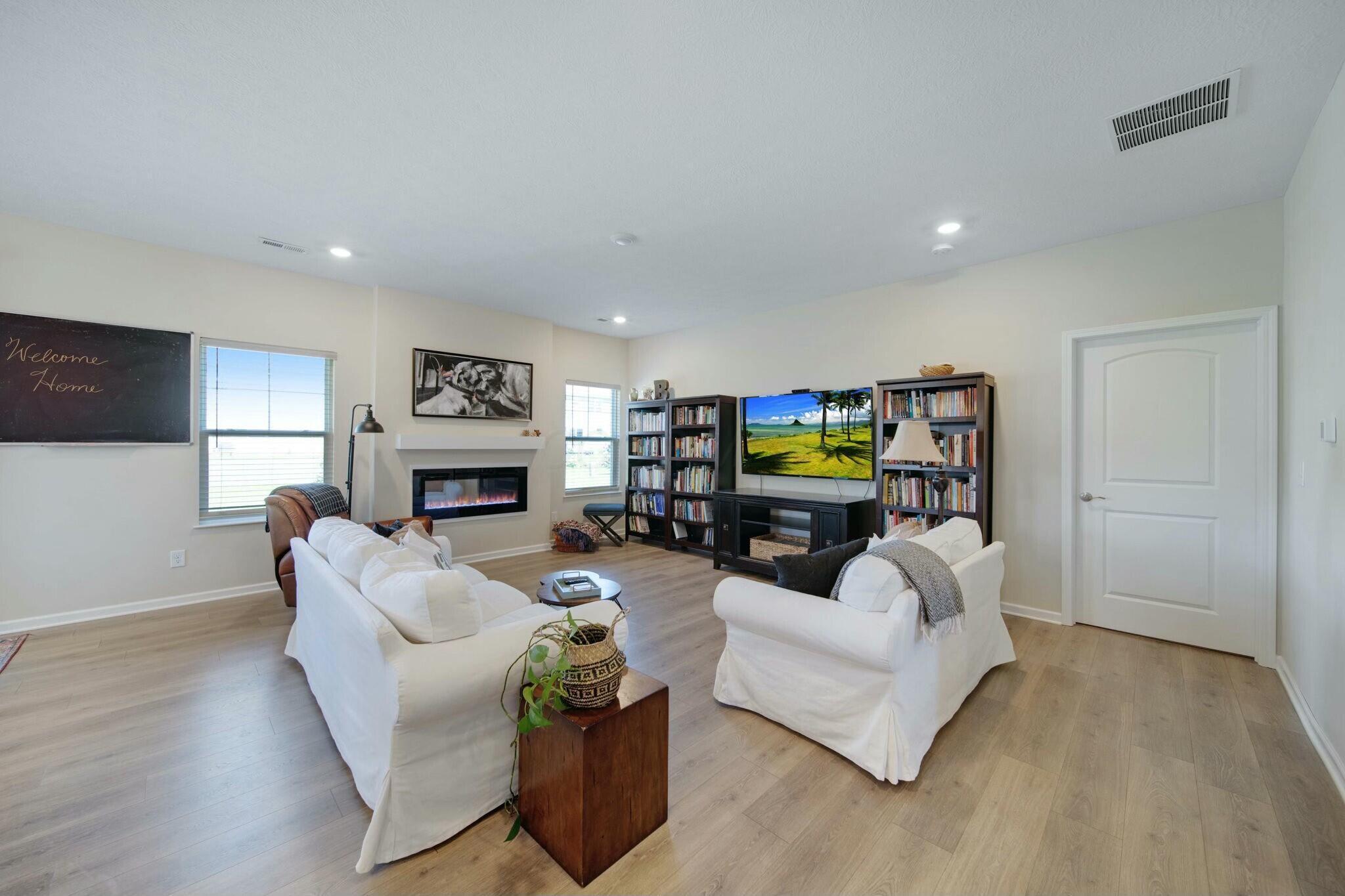268 Mannaseh Drive W