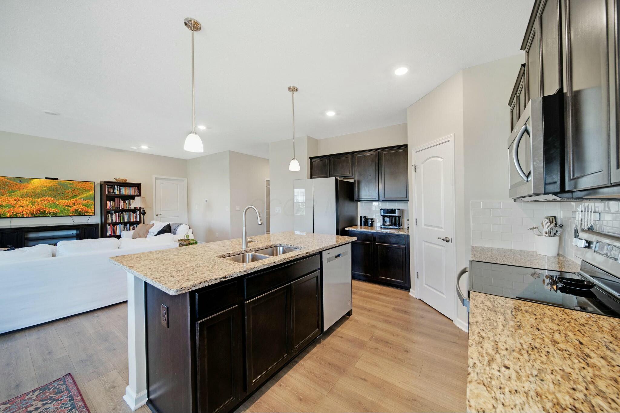 268 Mannaseh Drive W
