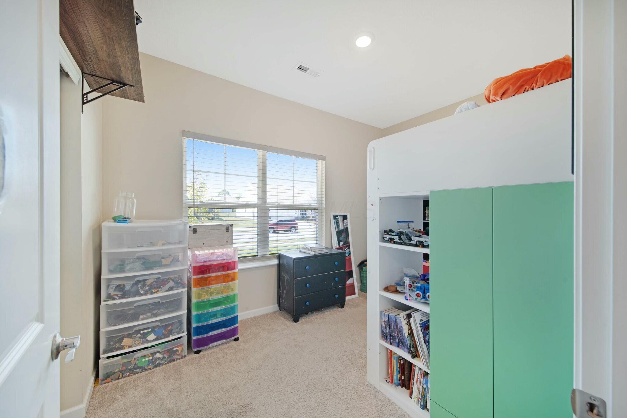 268 Mannaseh Drive W