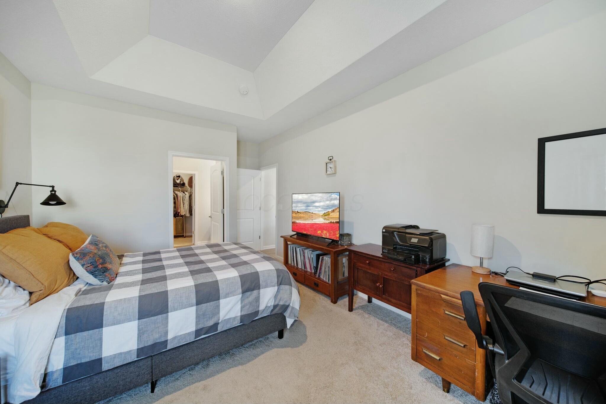 268 Mannaseh Drive W