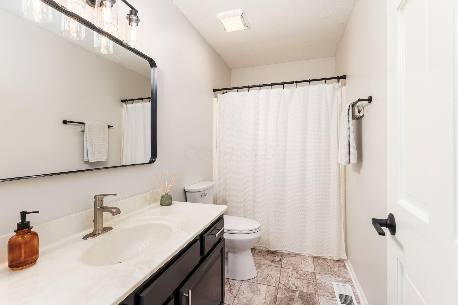 225 W Hull Drive