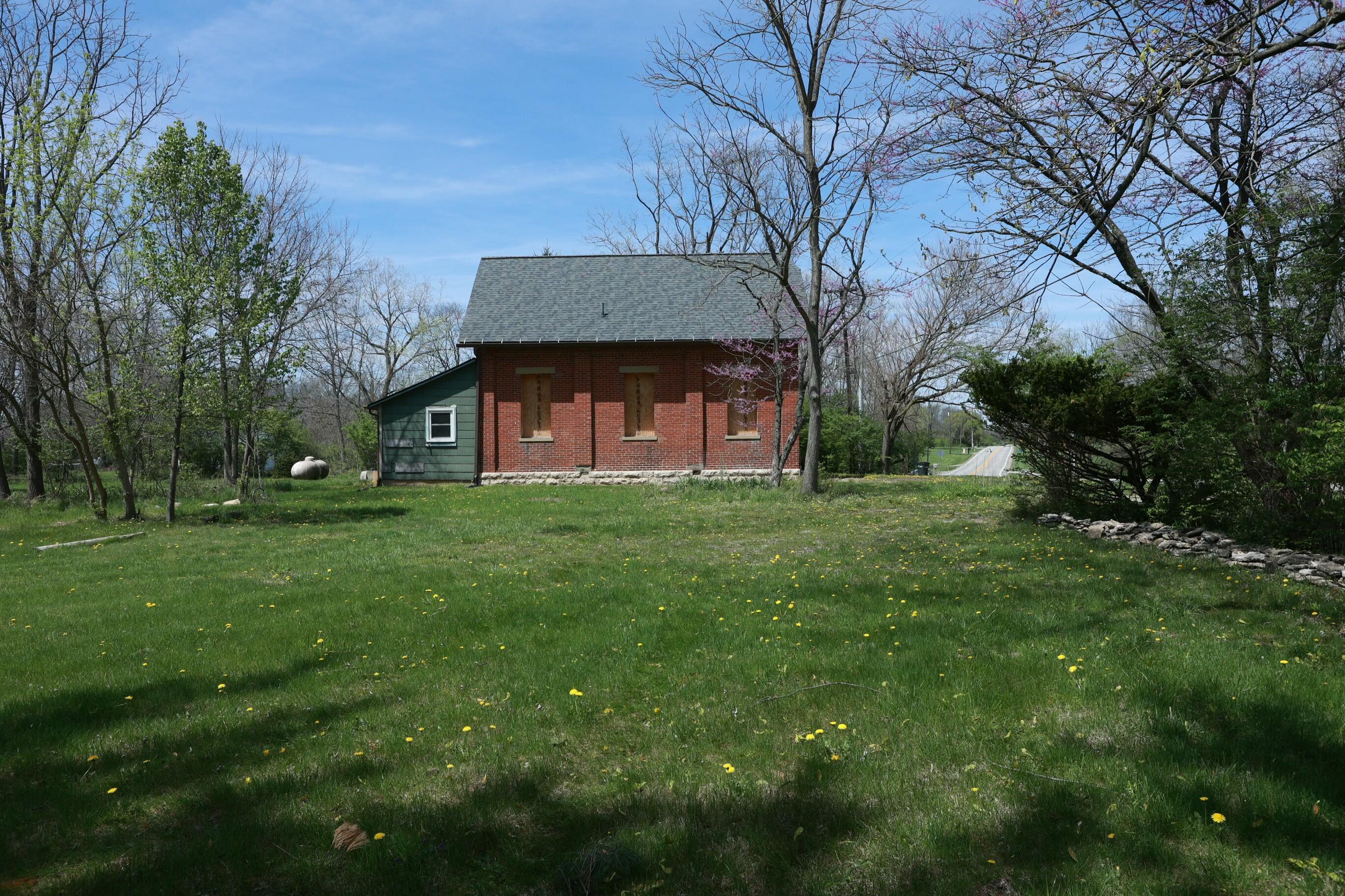 2263 Amity Road