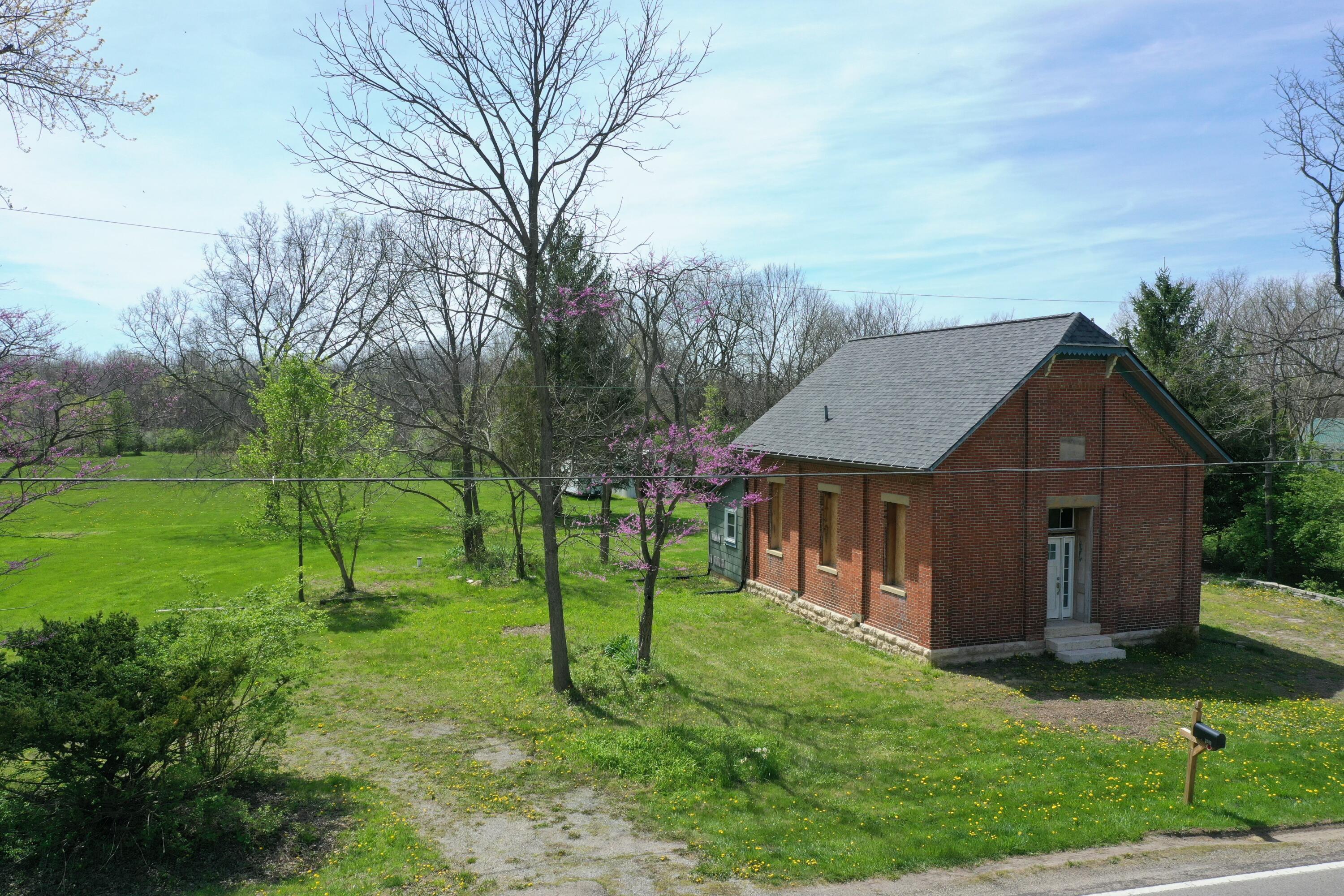 2263 Amity Road