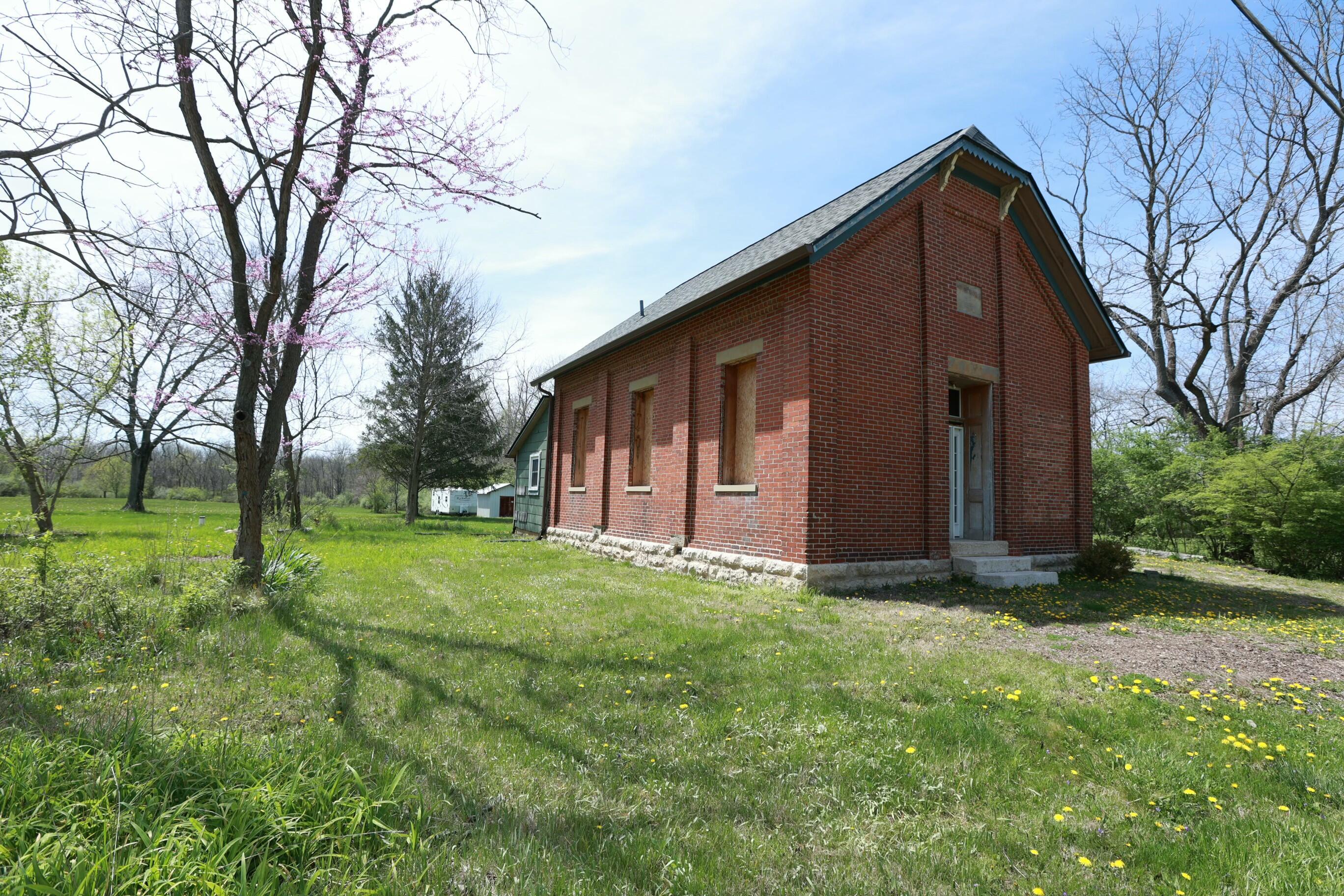 2263 Amity Road