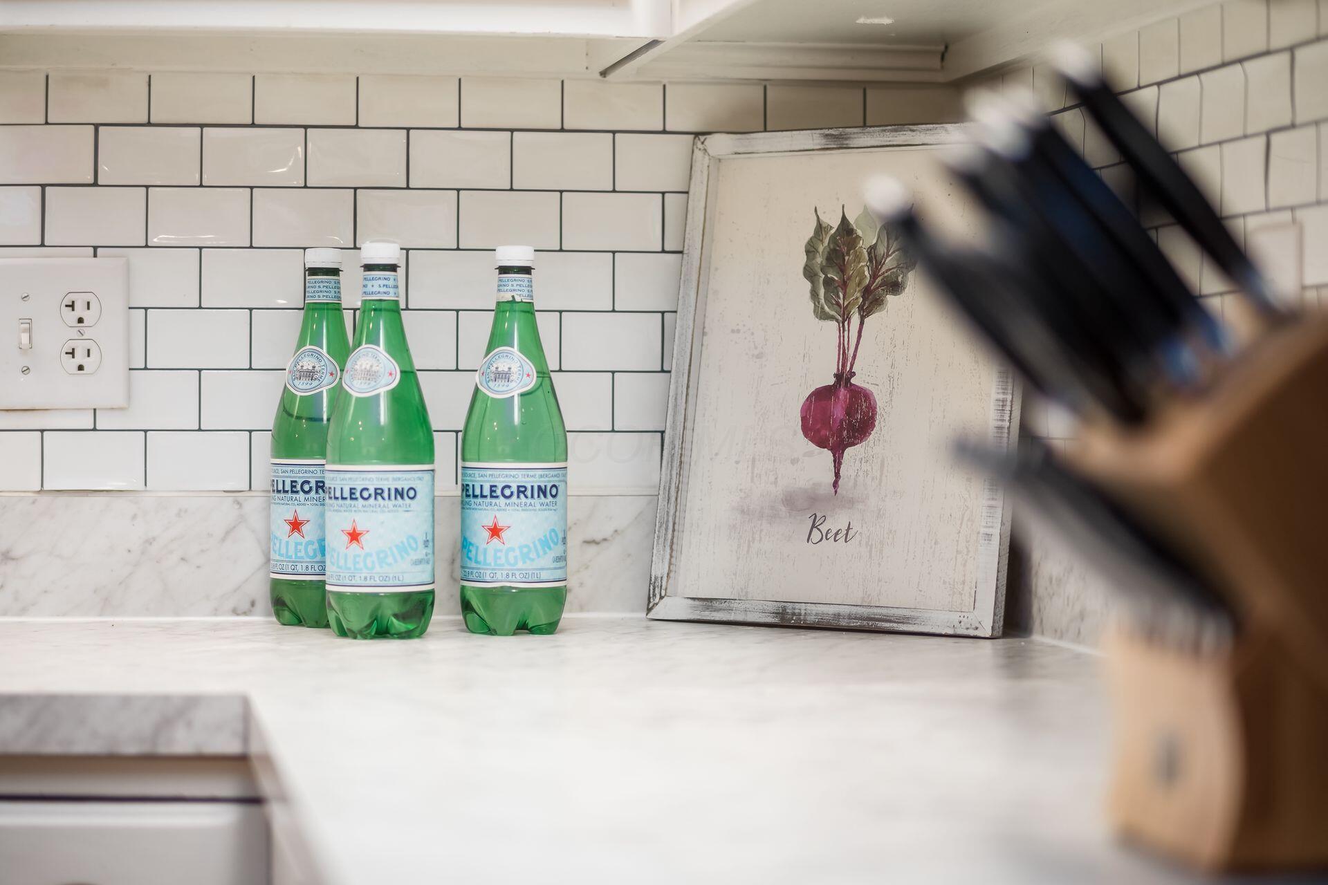 1055 Hepplewhite Street