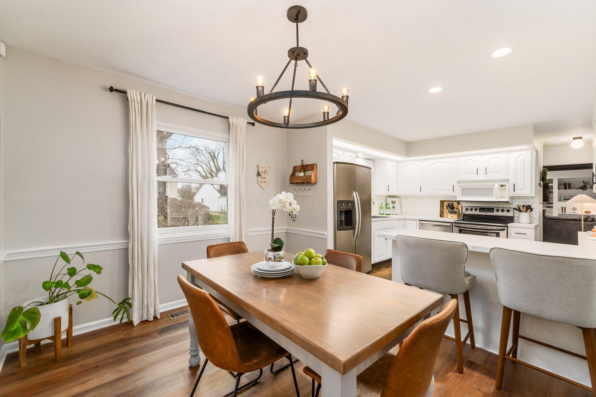 1055 Hepplewhite Street