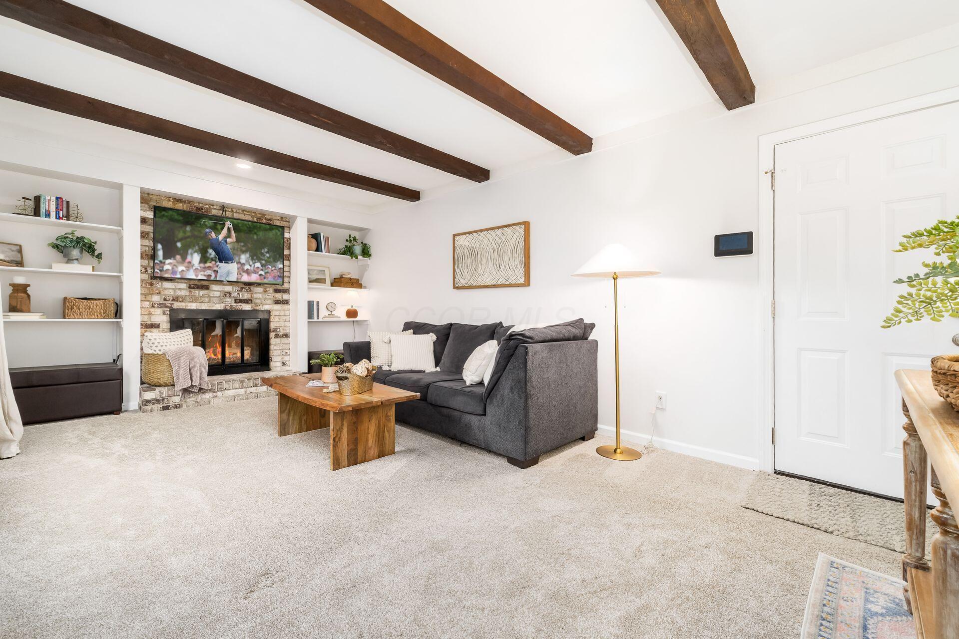 1055 Hepplewhite Street