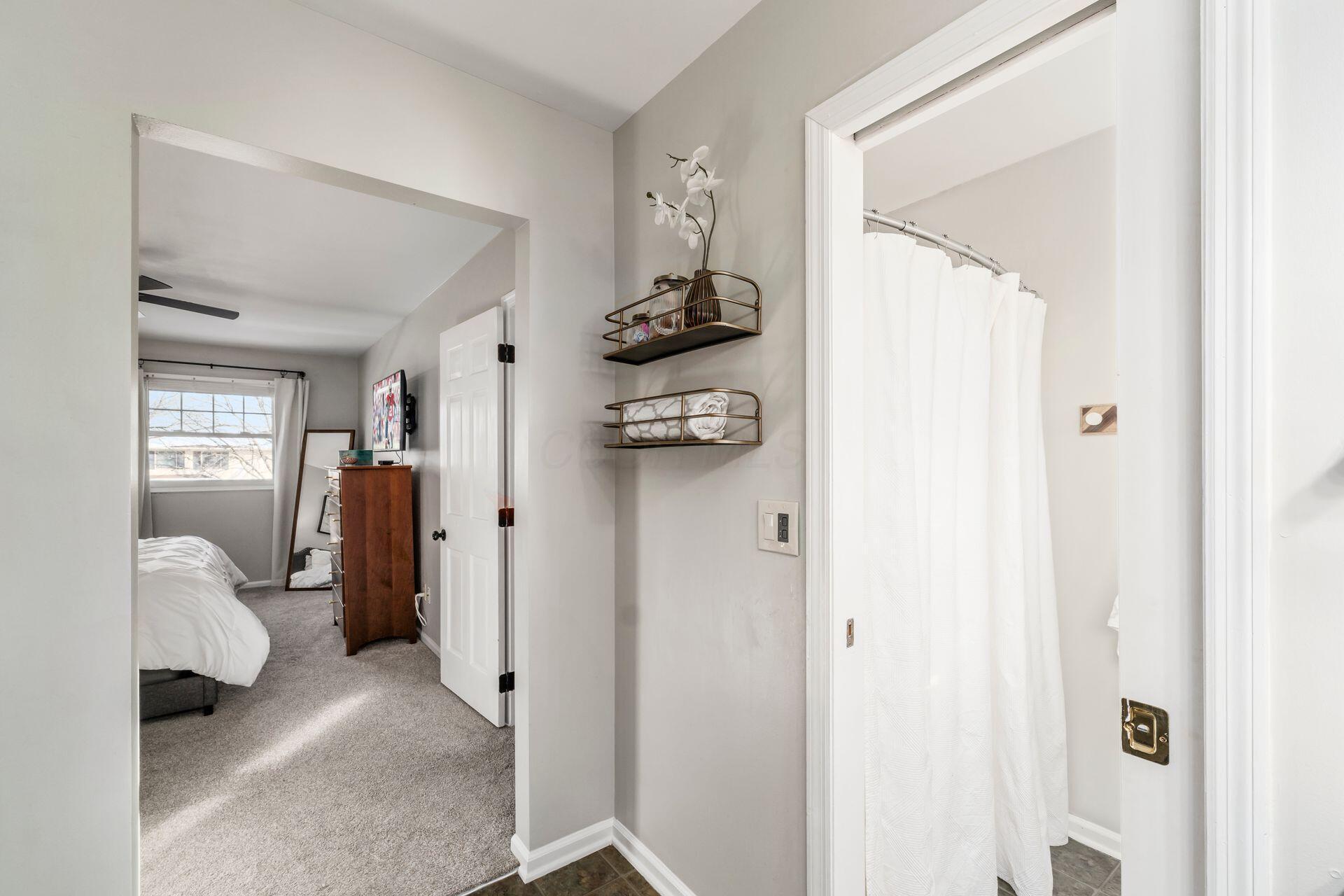 1055 Hepplewhite Street