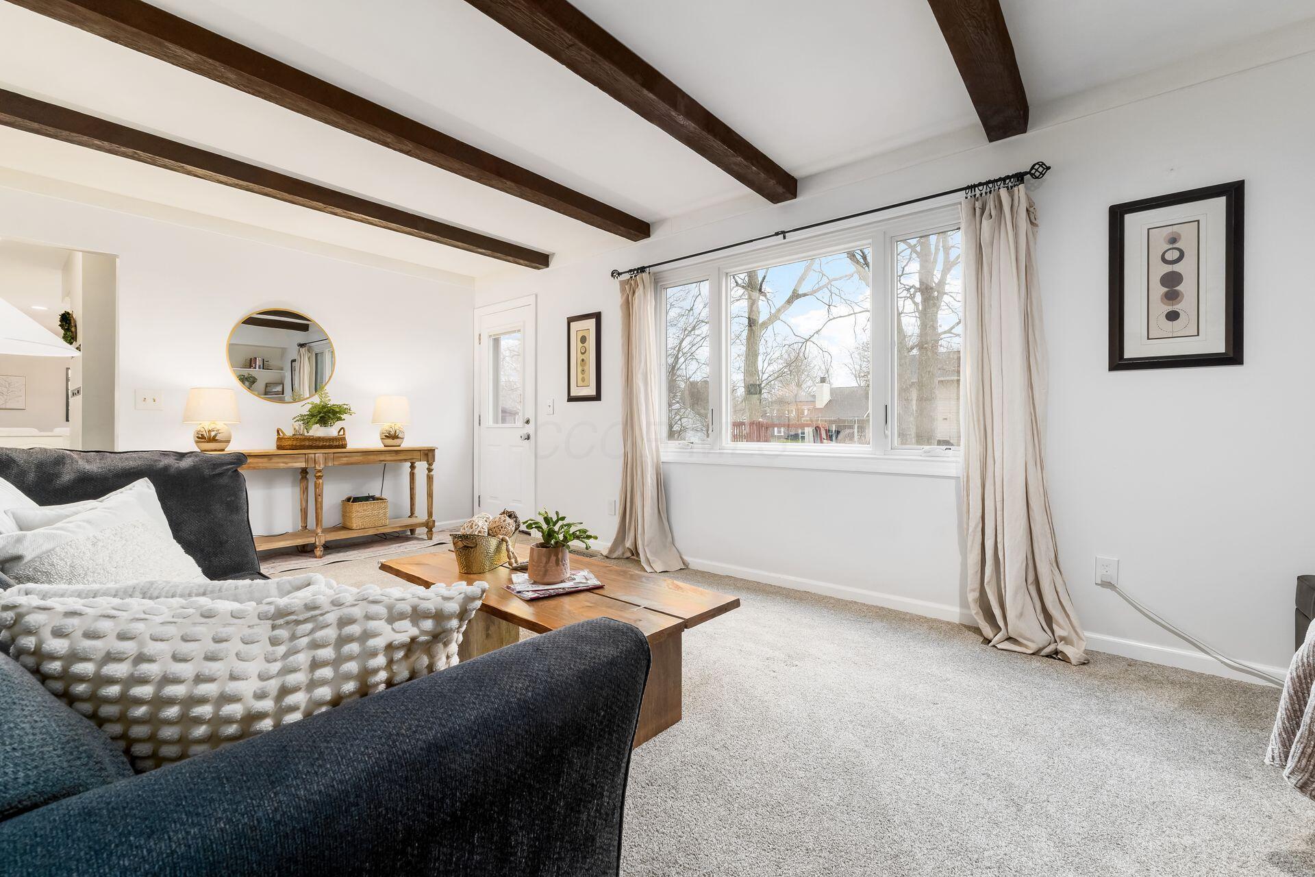 1055 Hepplewhite Street