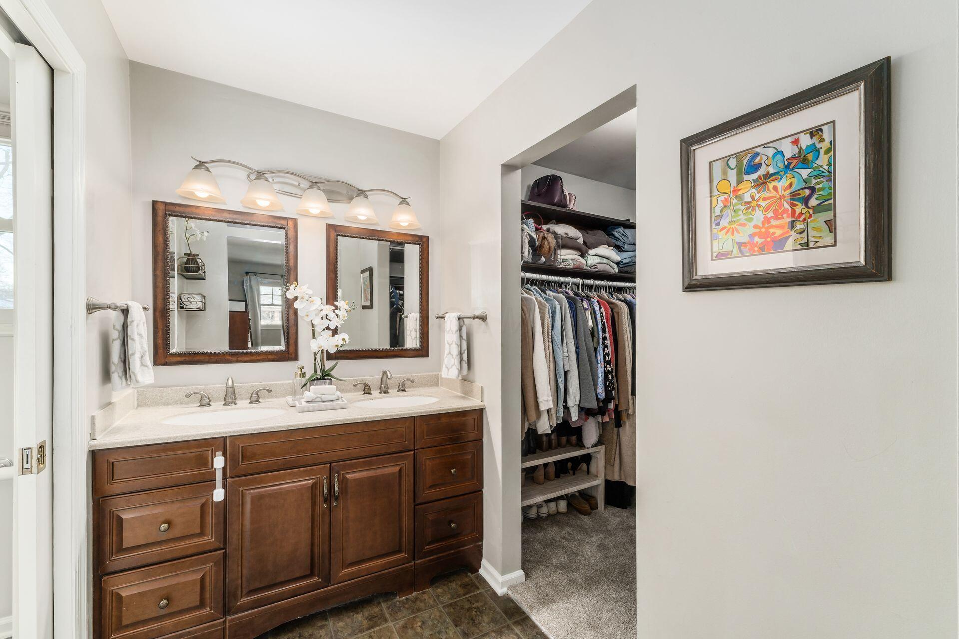 1055 Hepplewhite Street