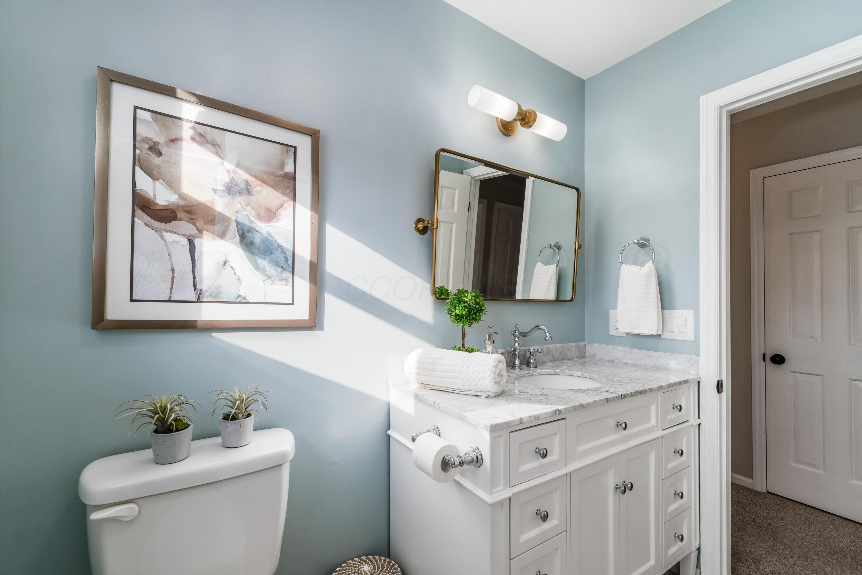 1055 Hepplewhite Street