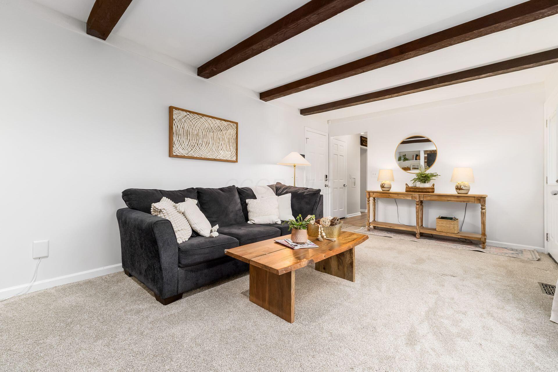 1055 Hepplewhite Street