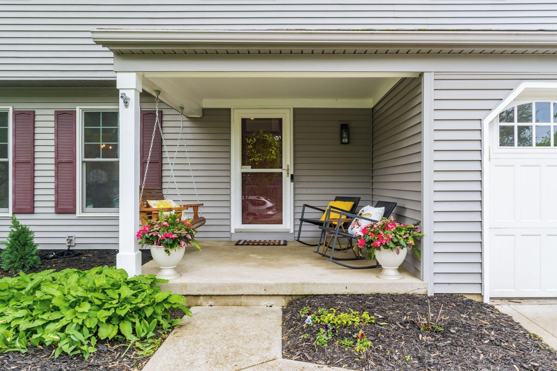 1055 Hepplewhite Street