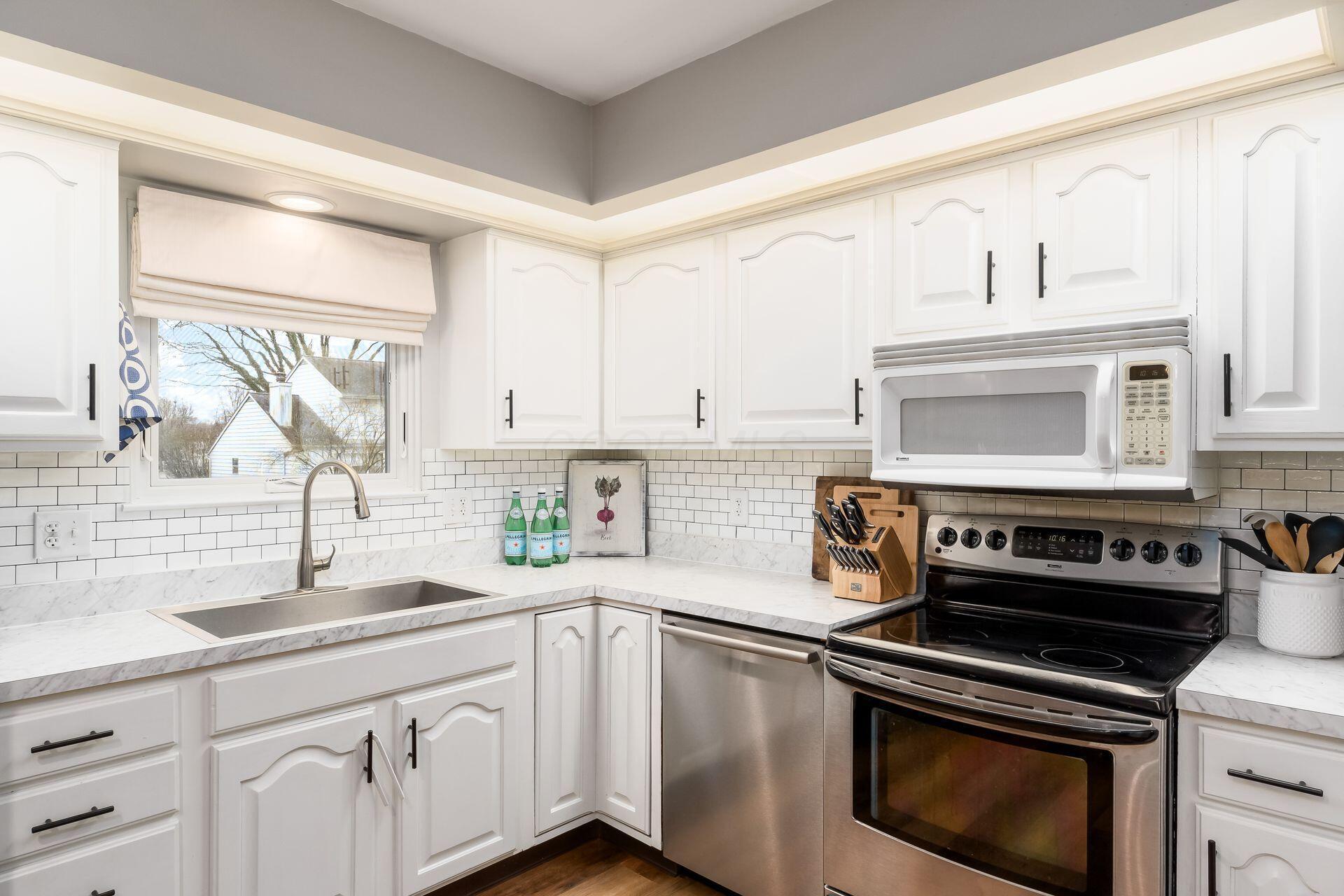 1055 Hepplewhite Street