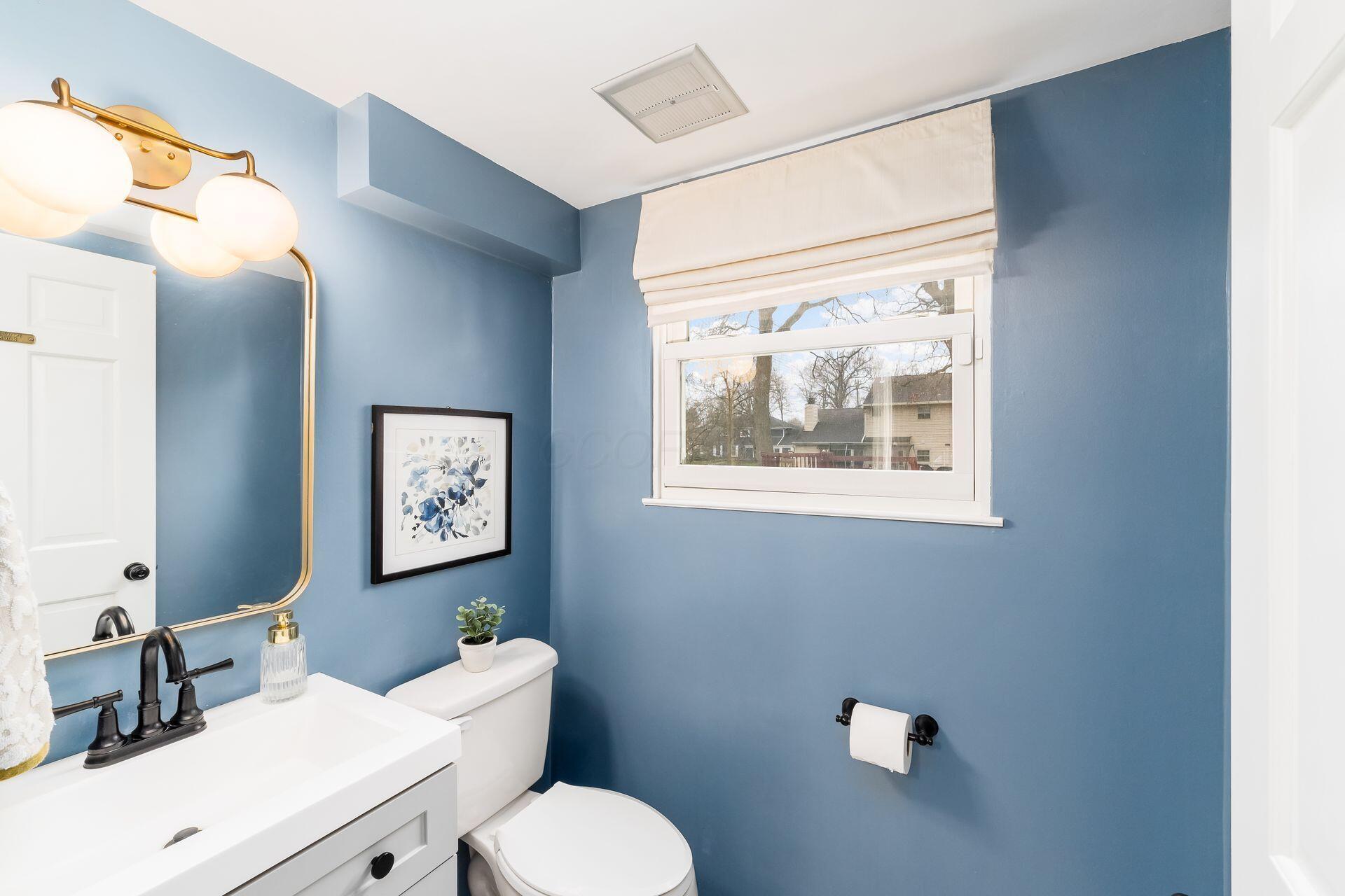 1055 Hepplewhite Street