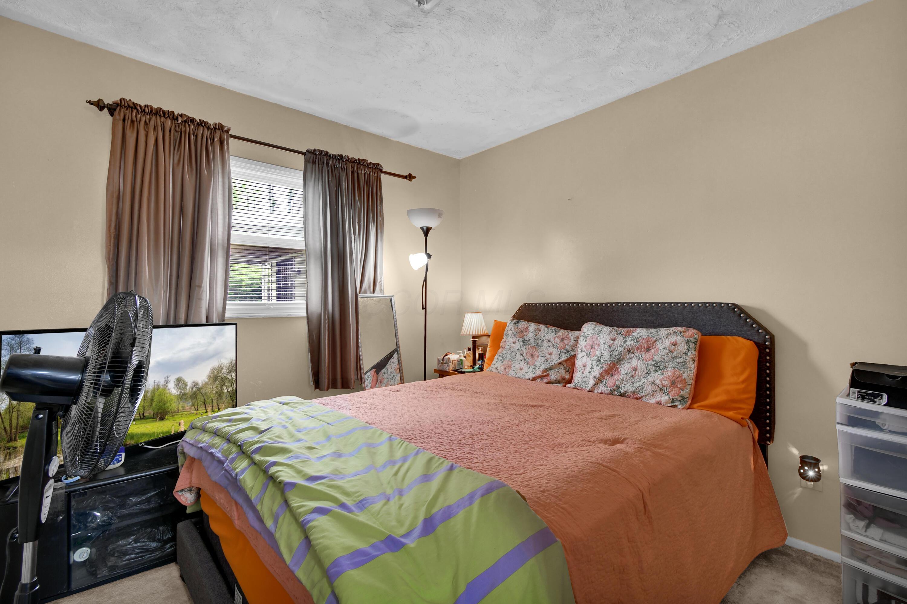 1242 S Yearling Road