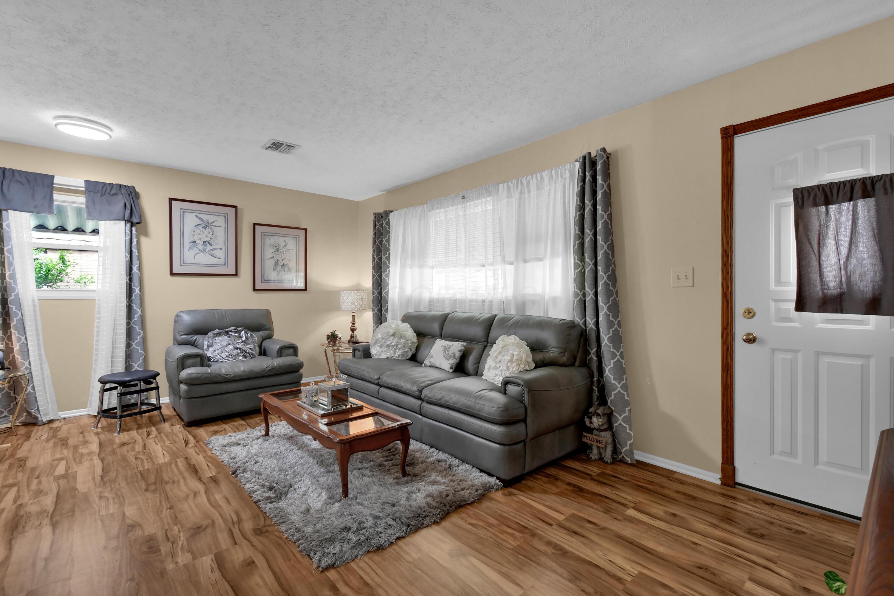 1242 S Yearling Road