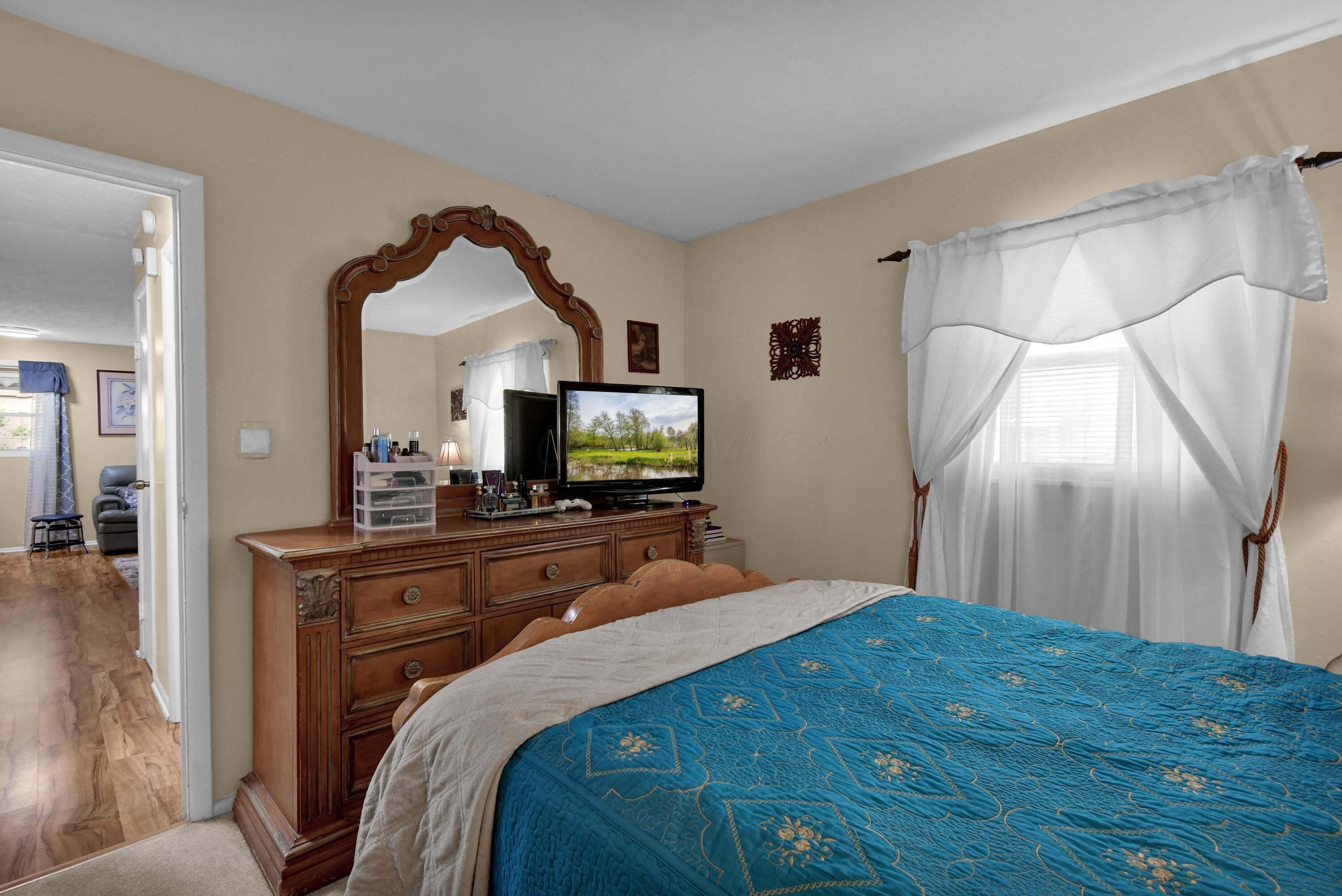 1242 S Yearling Road