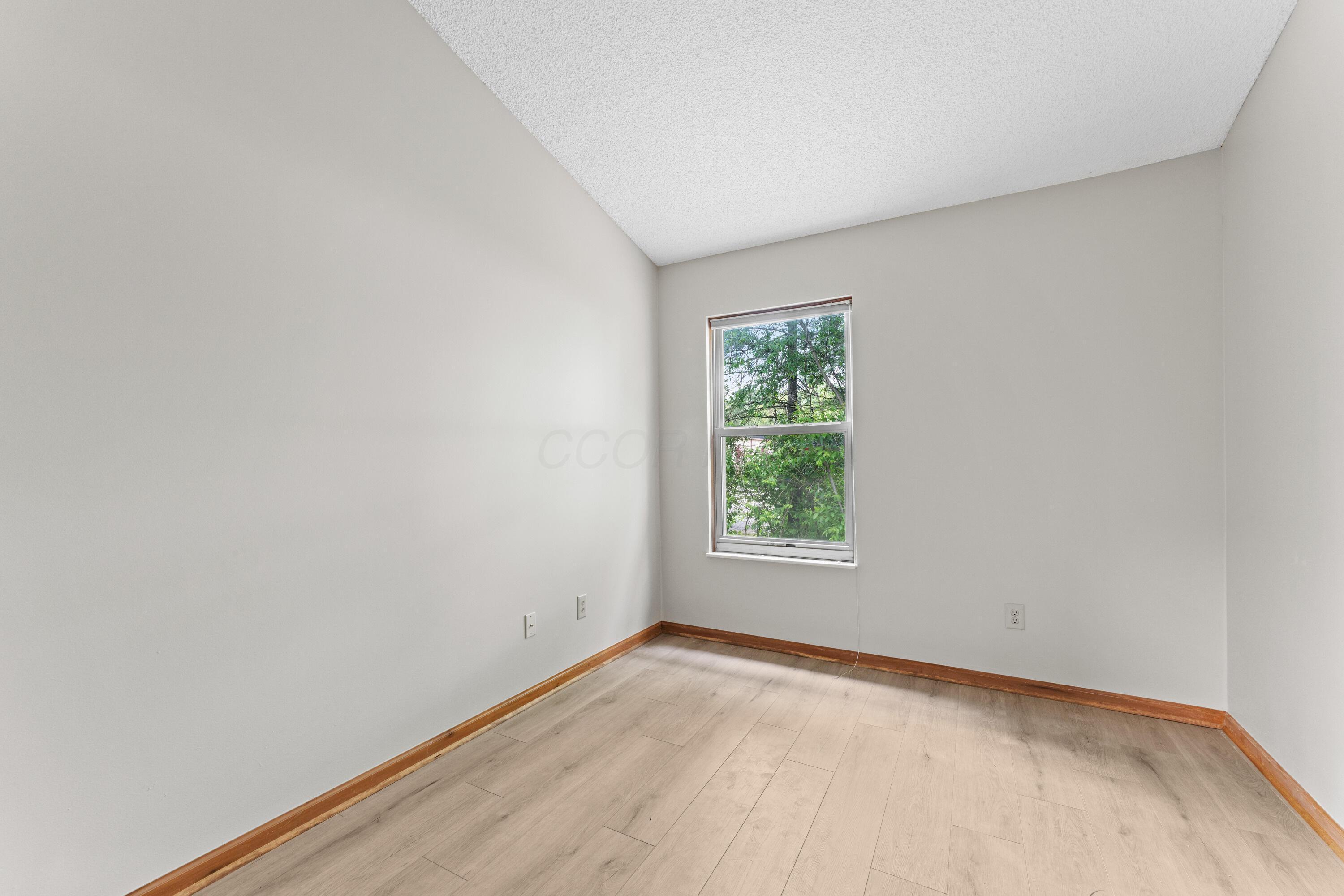 478 Three Oaks Court