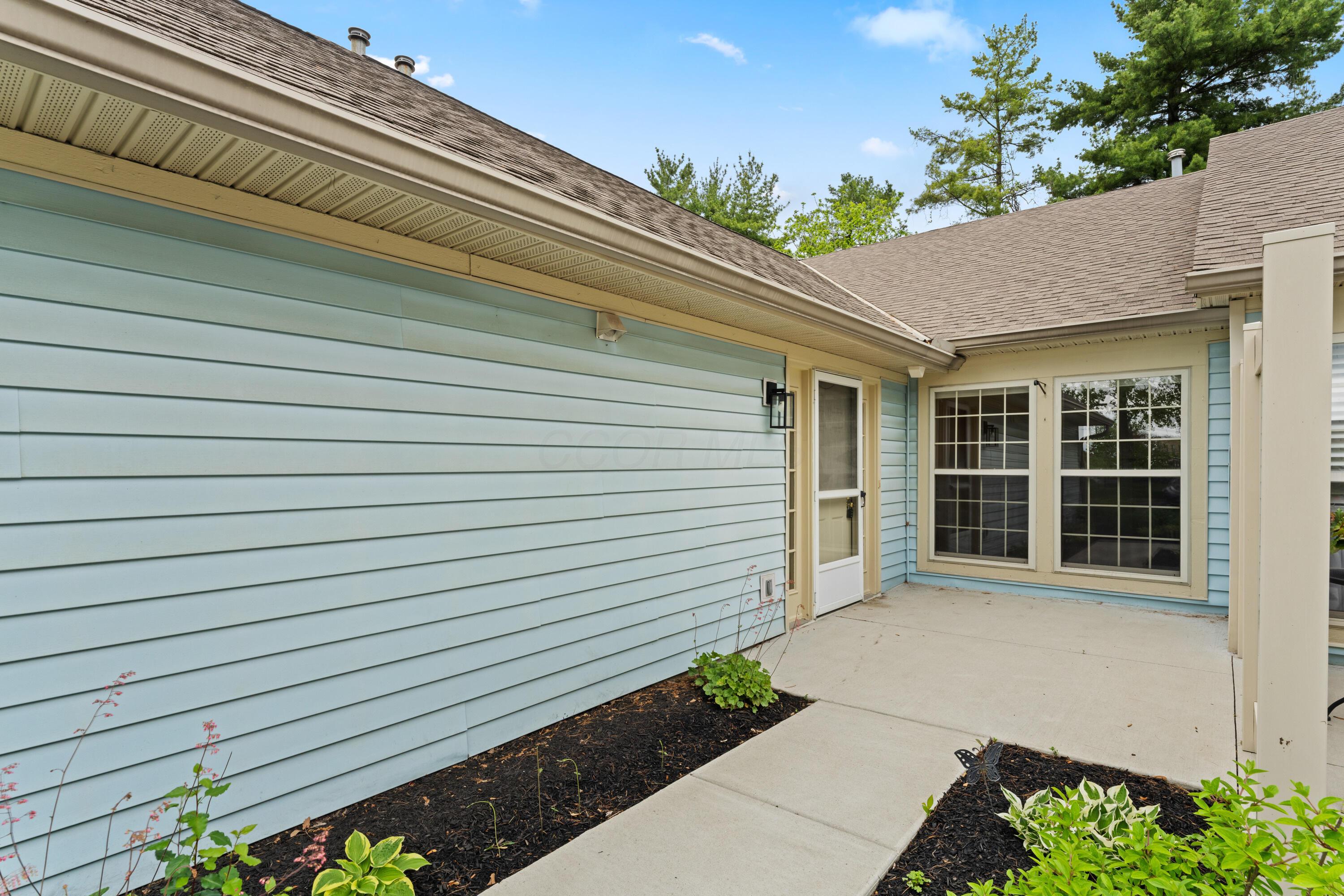 478 Three Oaks Court