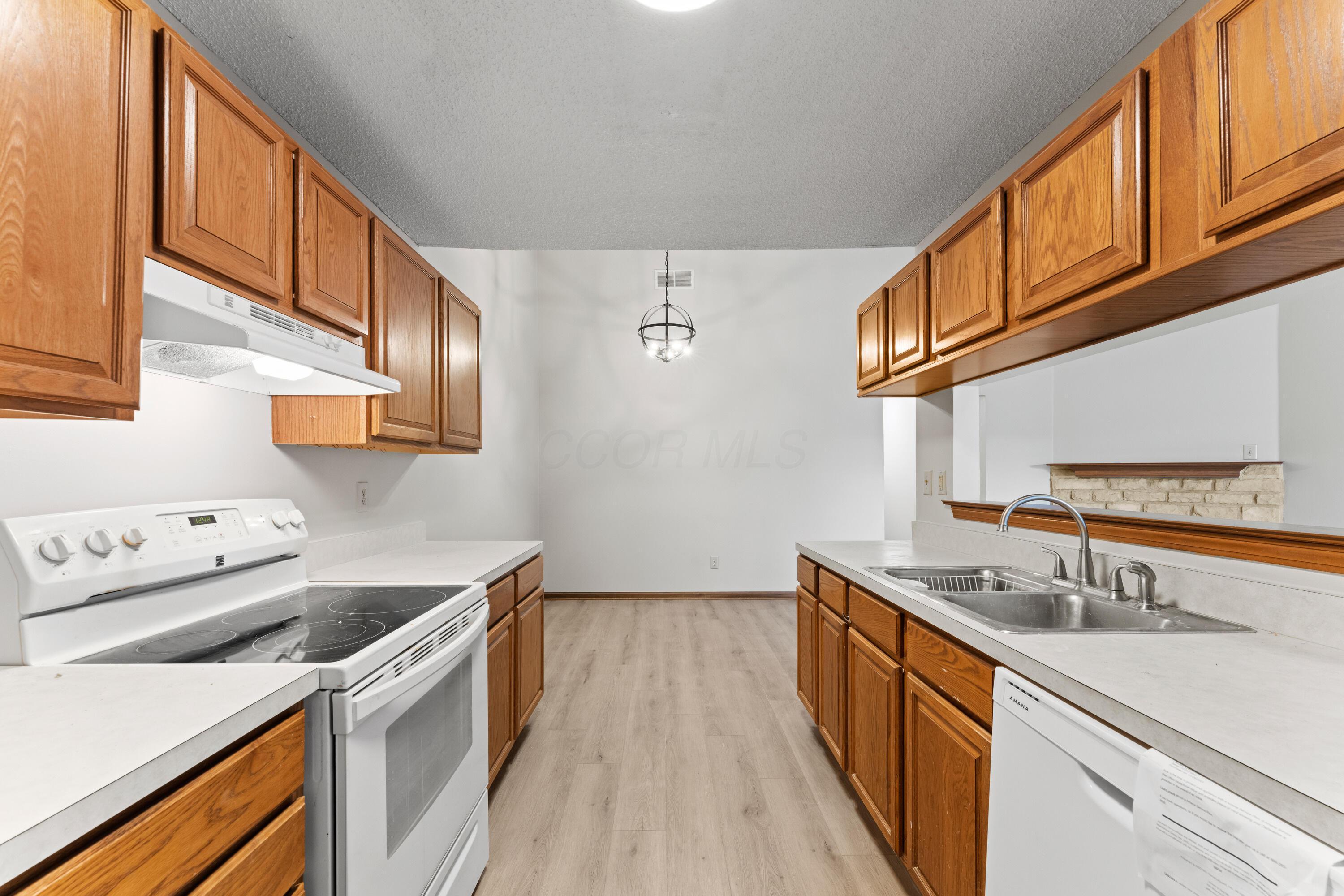 478 Three Oaks Court