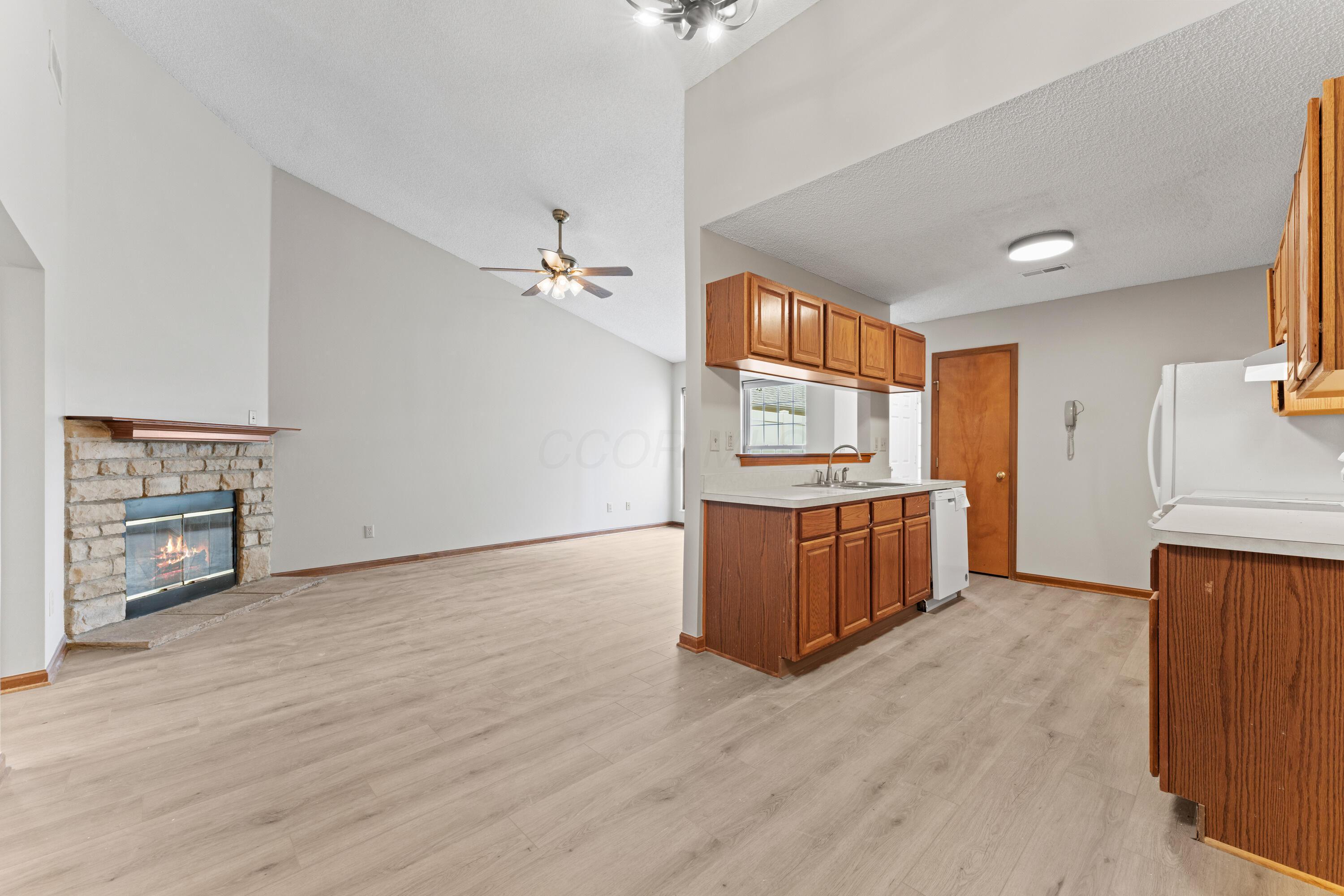 478 Three Oaks Court