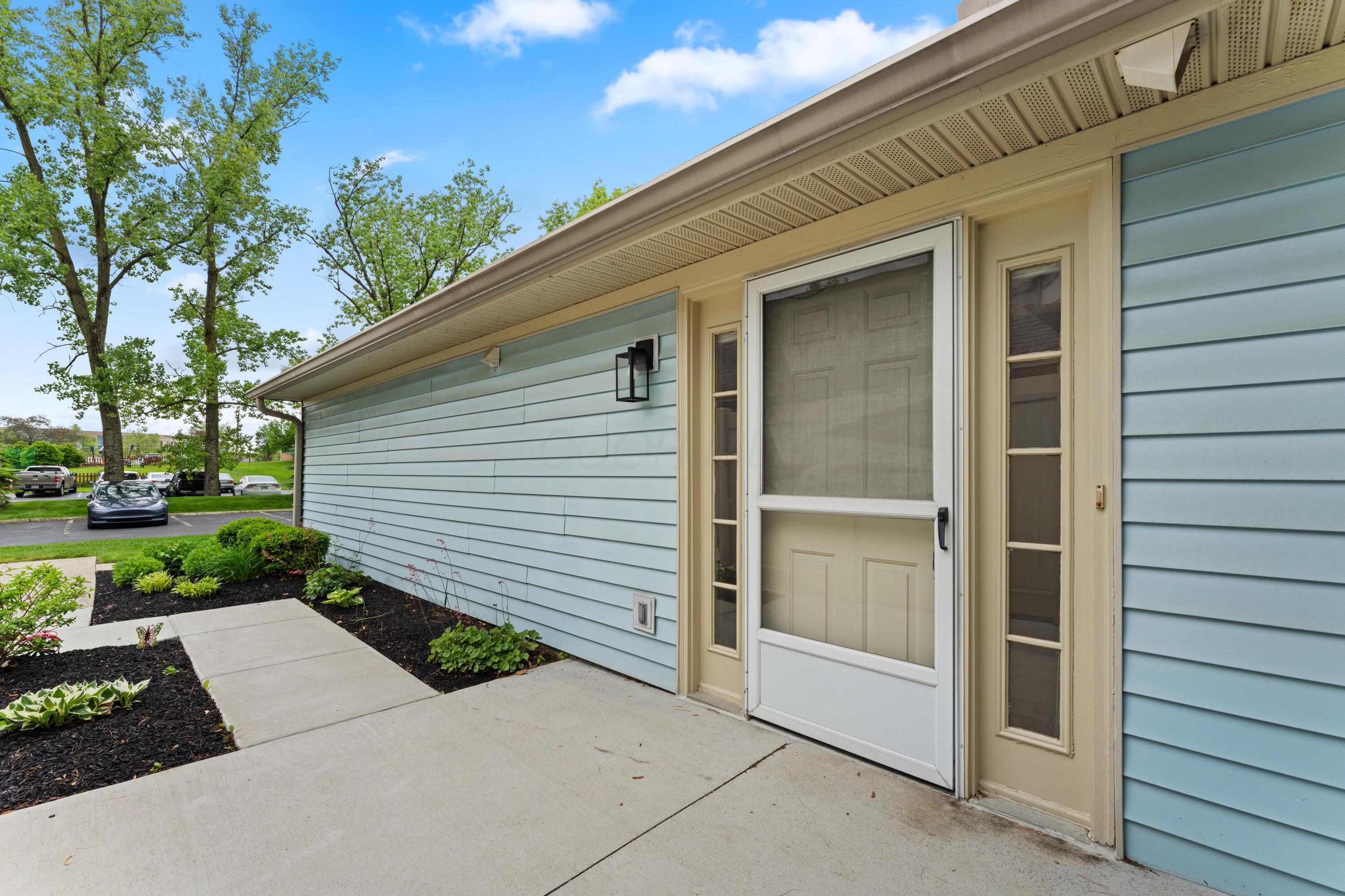 478 Three Oaks Court