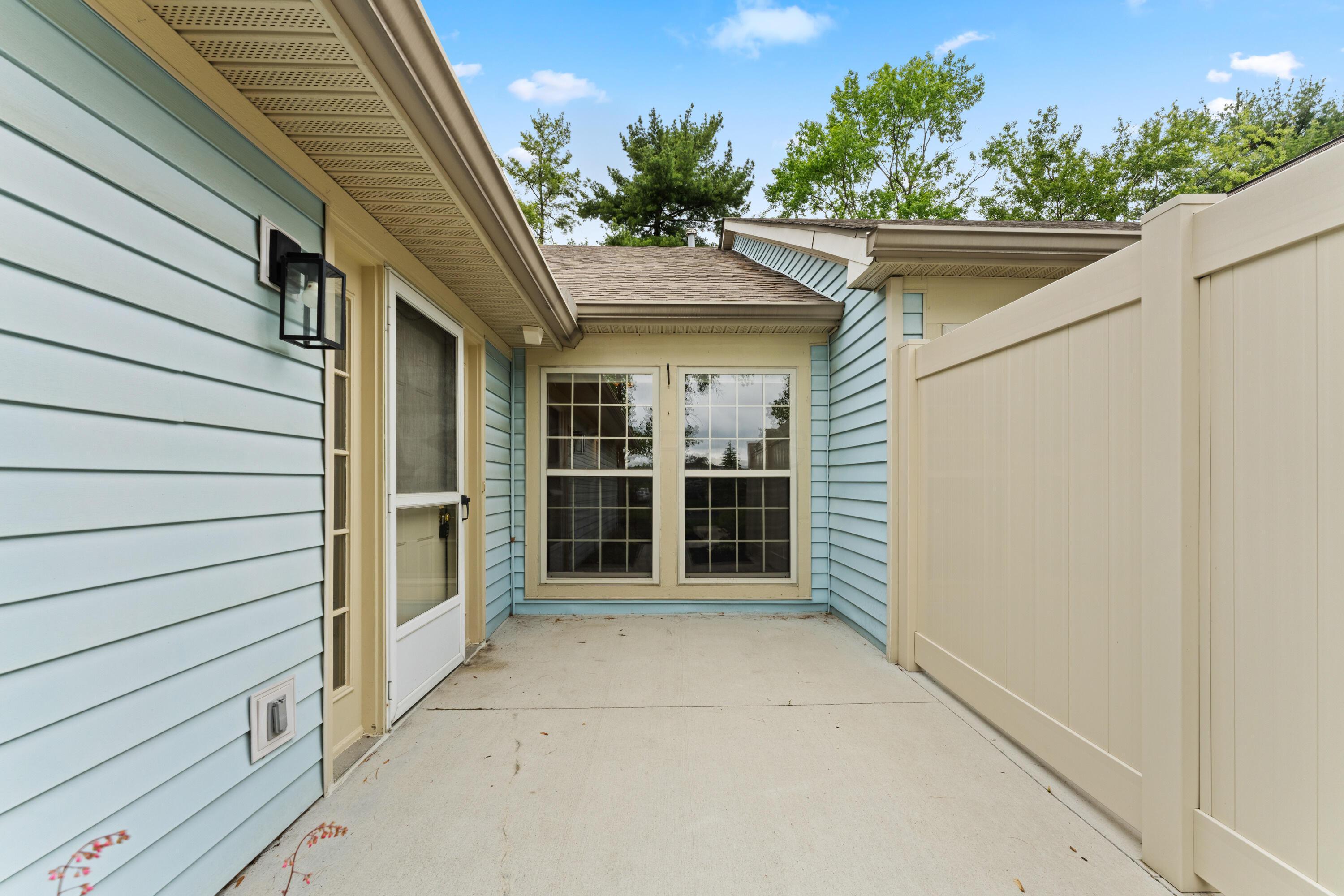 478 Three Oaks Court