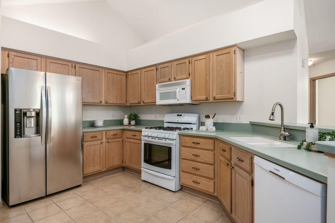 6323 Pinehurst Pointe