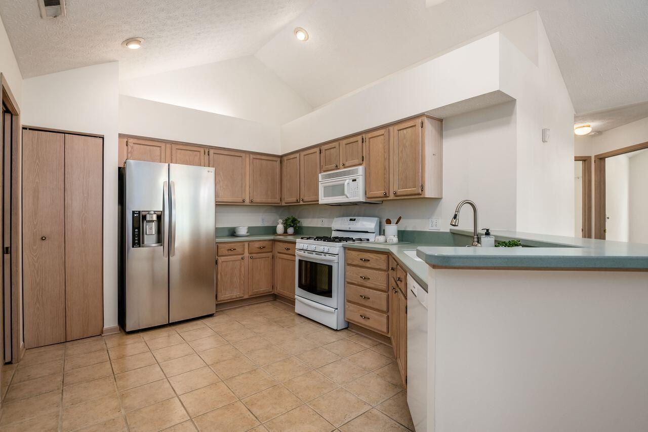 6323 Pinehurst Pointe