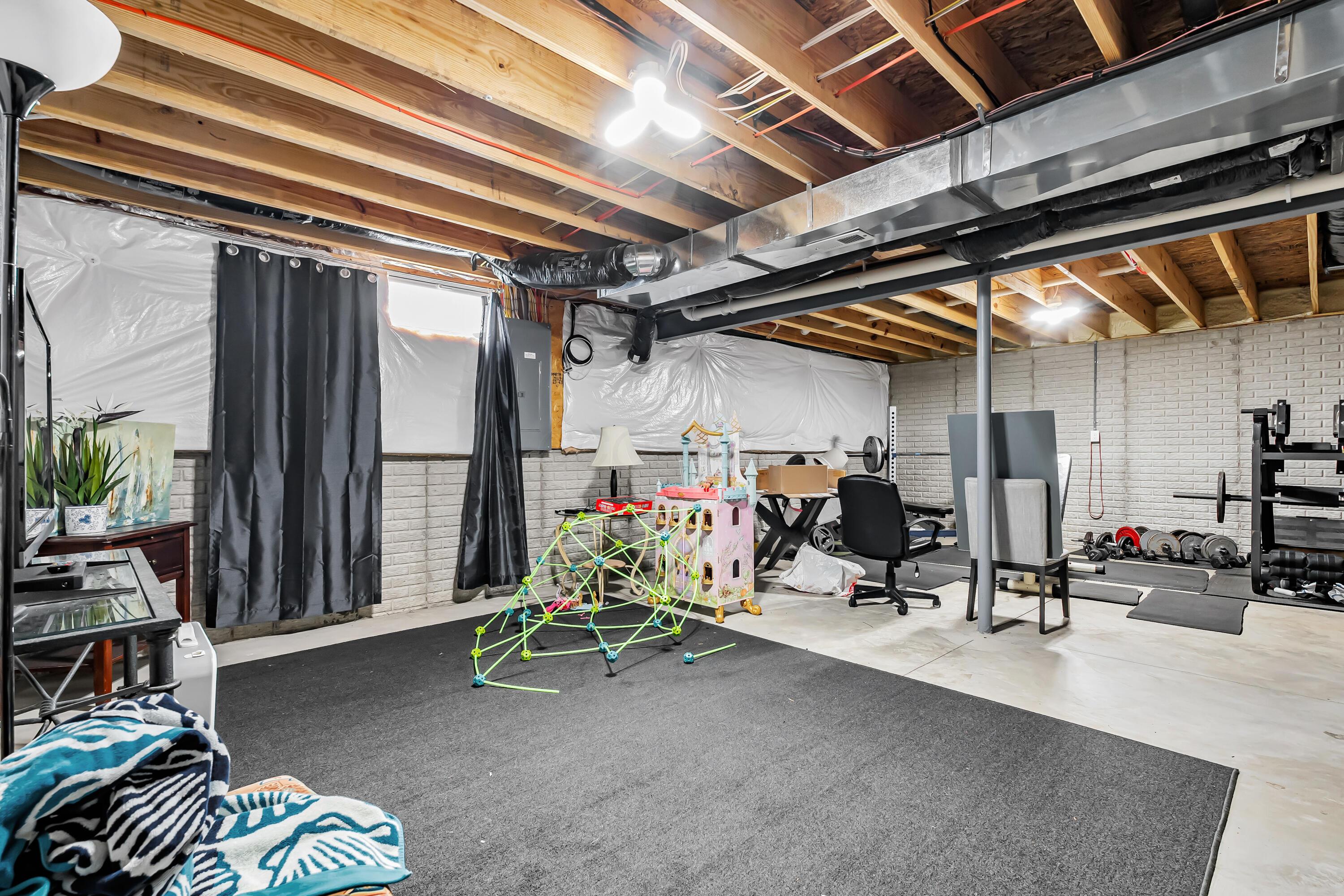 6922 Duke Drive