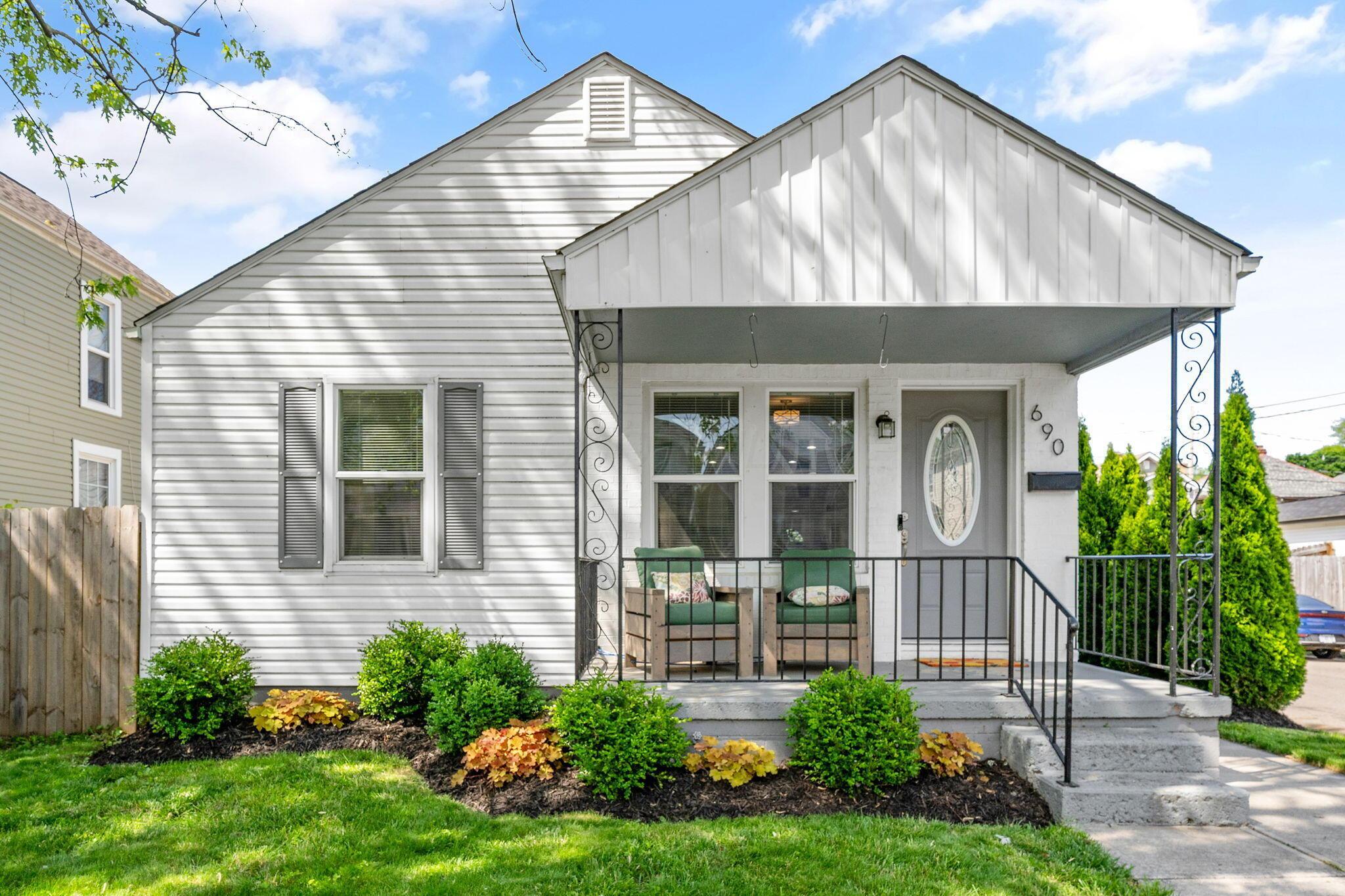 690 Reinhard Avenue