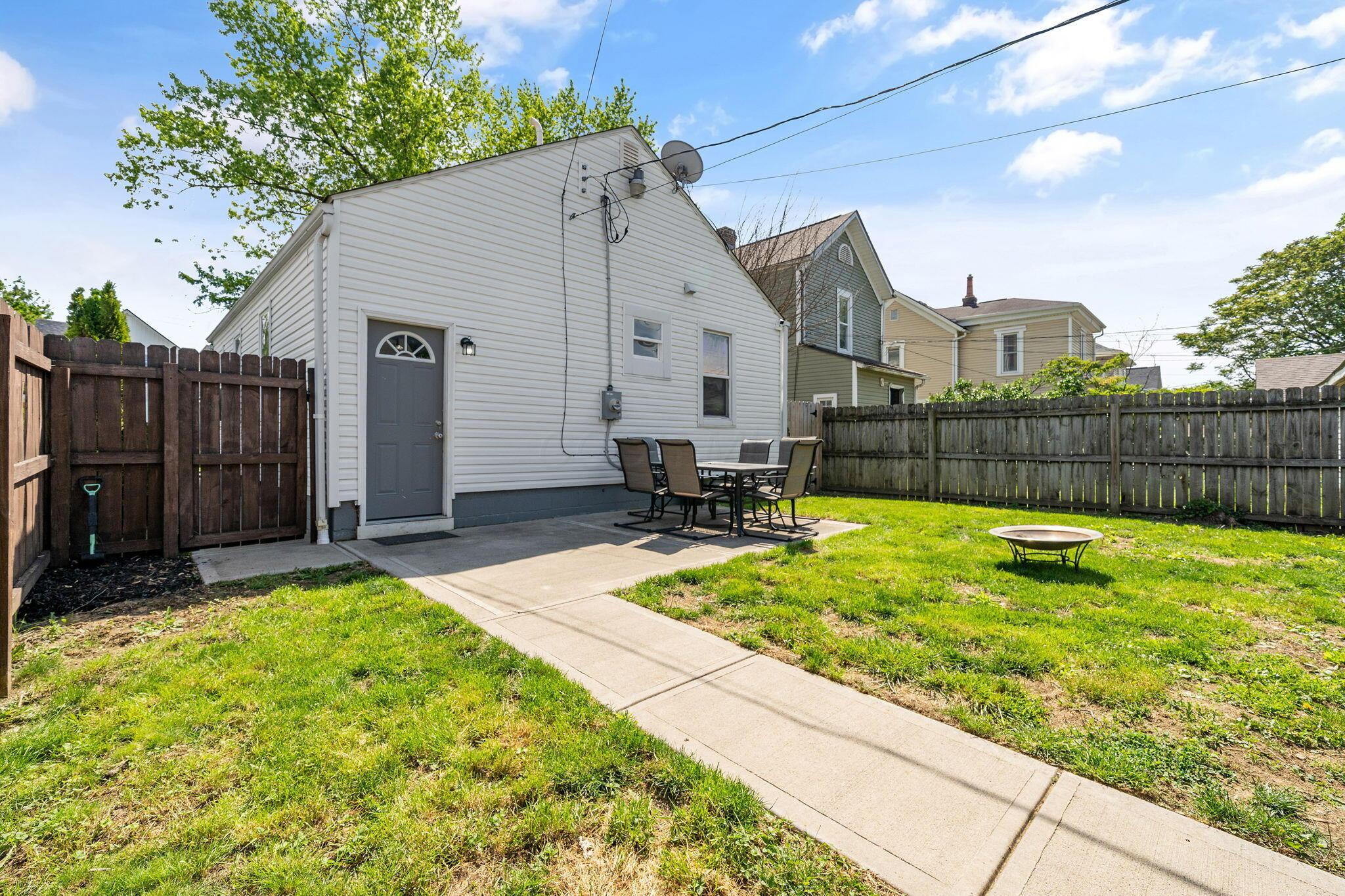 690 Reinhard Avenue